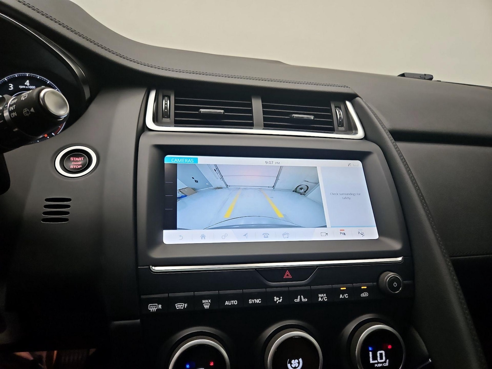 2020 Jaguar E-PACE SE - Photo 16
