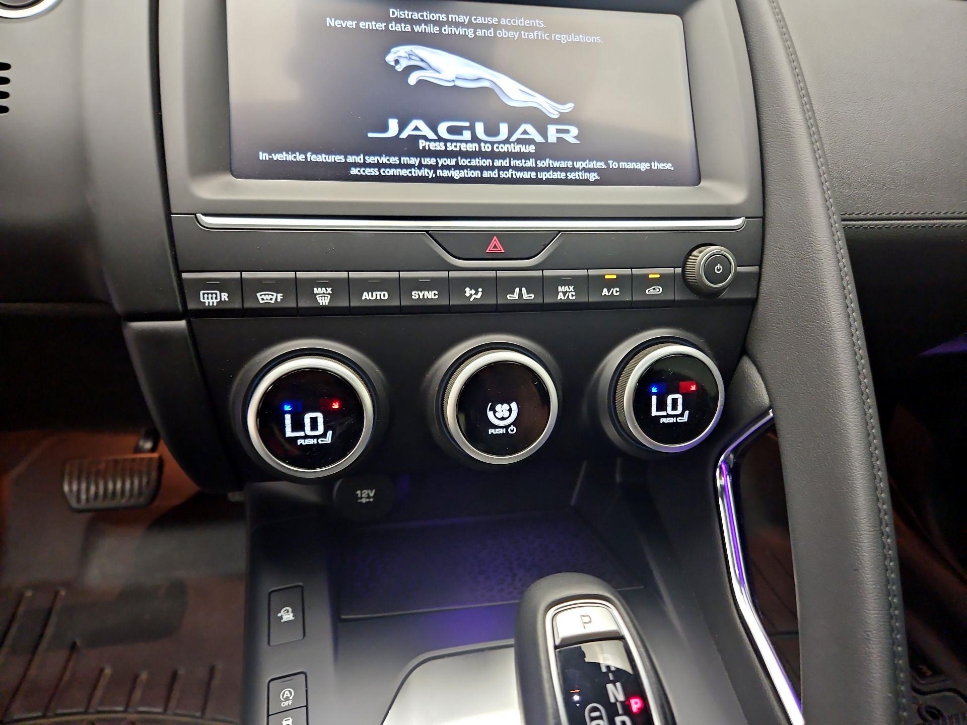 Thumbnail: 2020 Jaguar E-Pace - 17