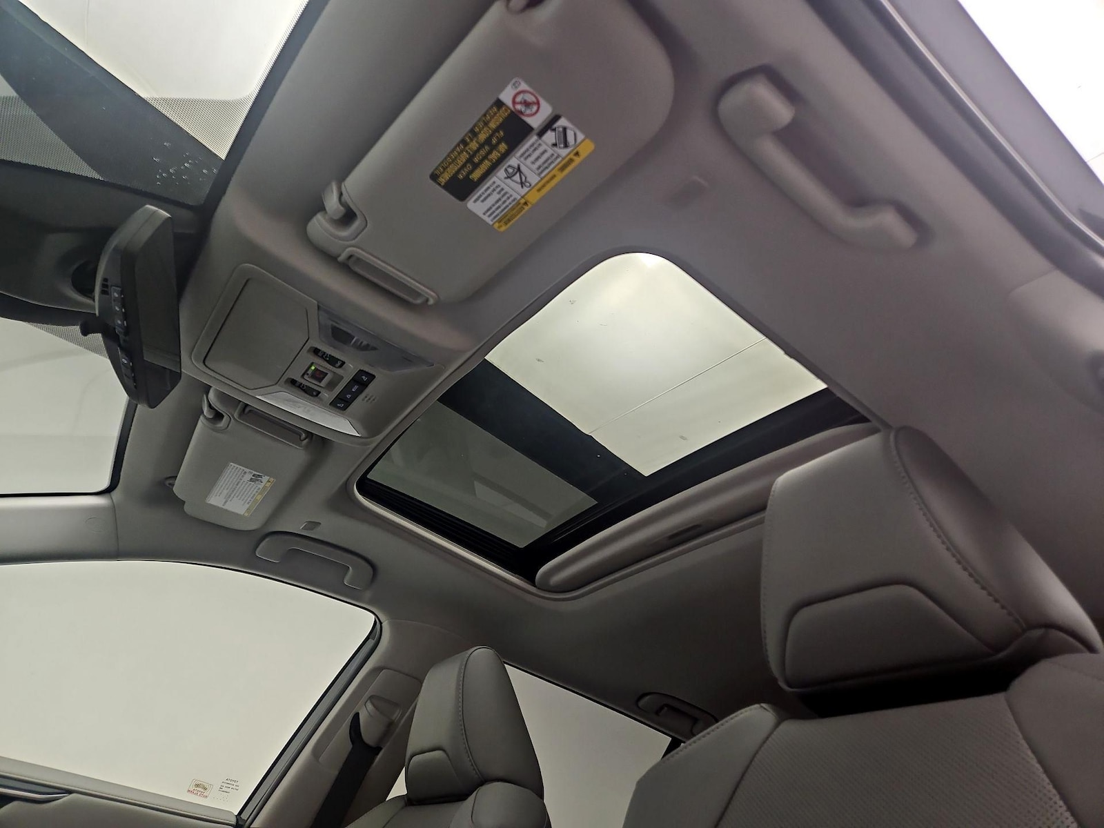 Sunroof(s) & Overhead Airbags