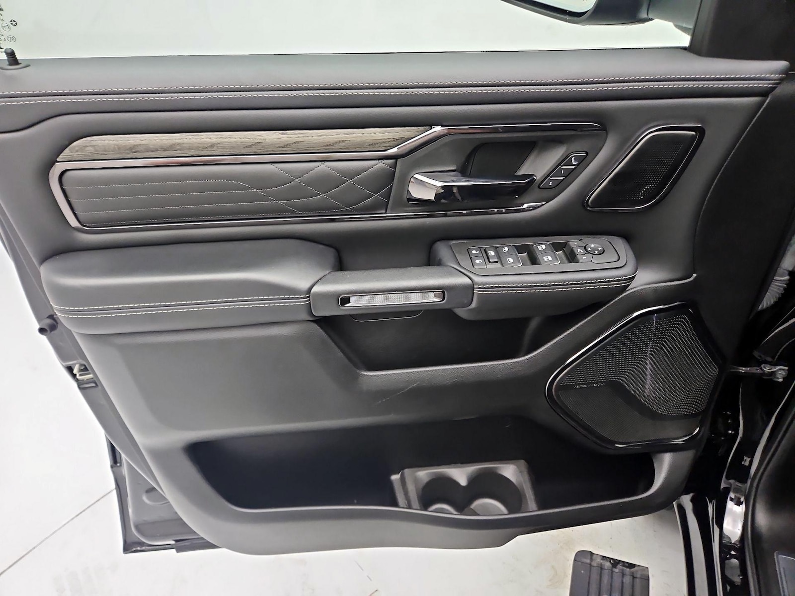 2025 RAM Ram 1500 Pickup Limited - Photo 13
