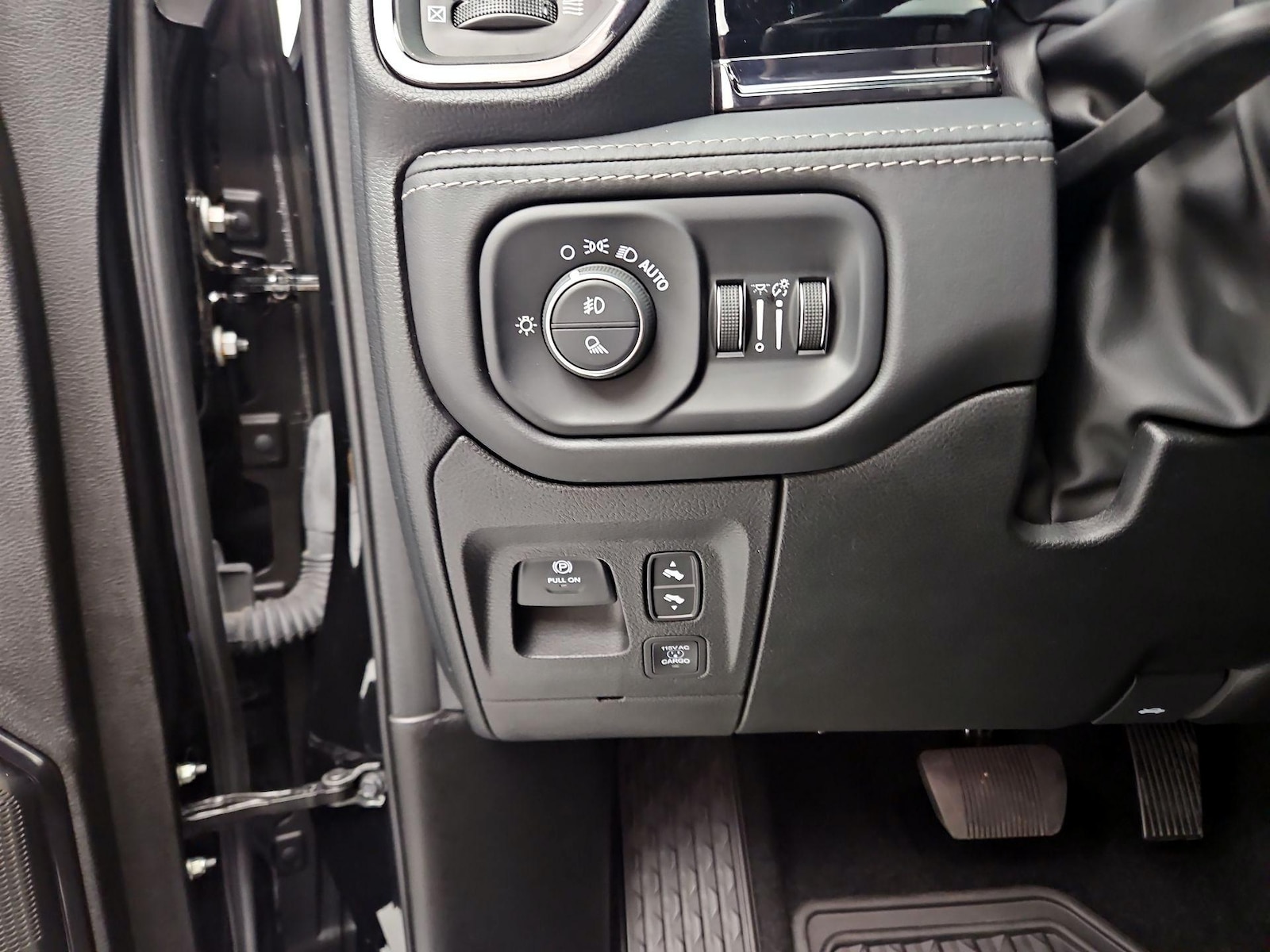 2025 RAM Ram 1500 Pickup Limited - Photo 14