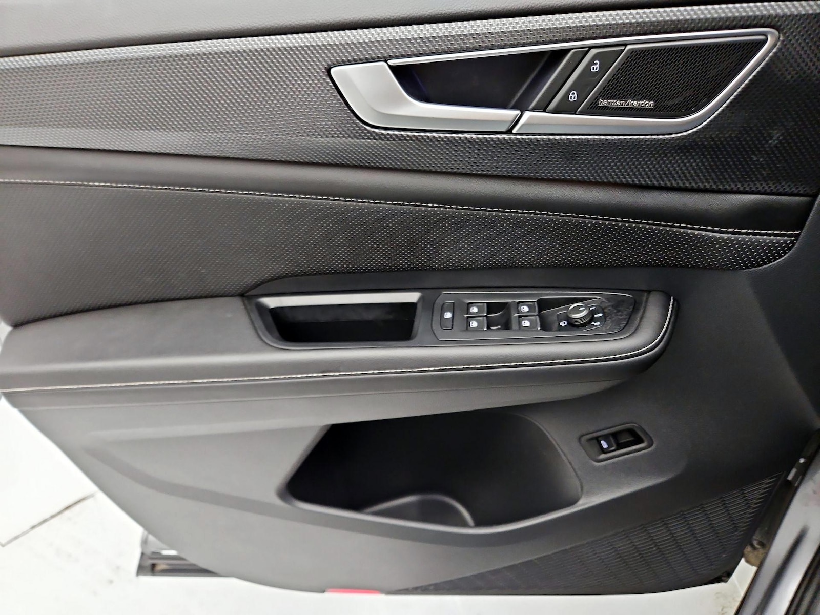 2024 Volkswagen Atlas Cross Sport SEL Premium R-LINE - Photo 13