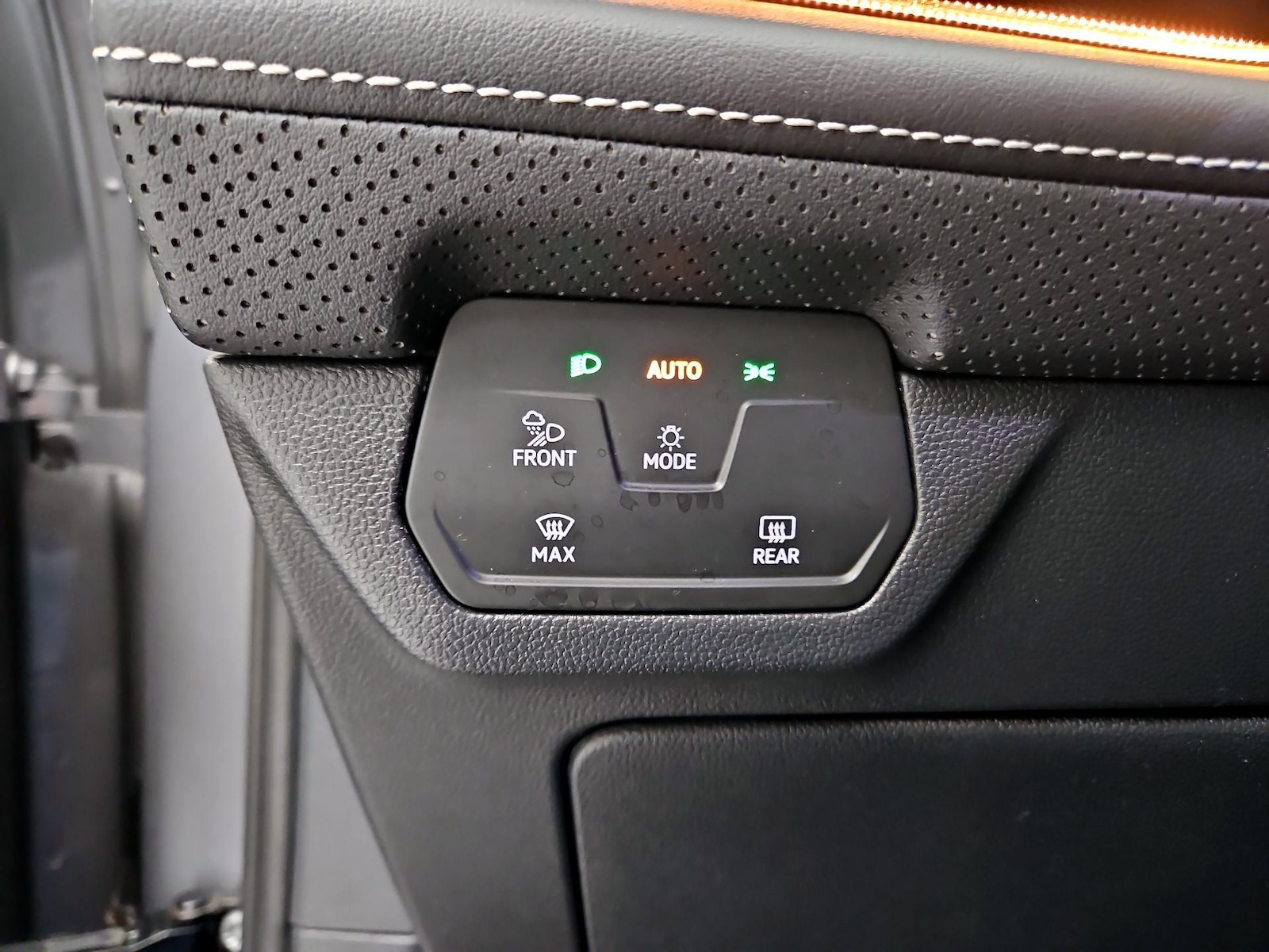 2024 Volkswagen Atlas Cross Sport SEL Premium R-LINE - Photo 14