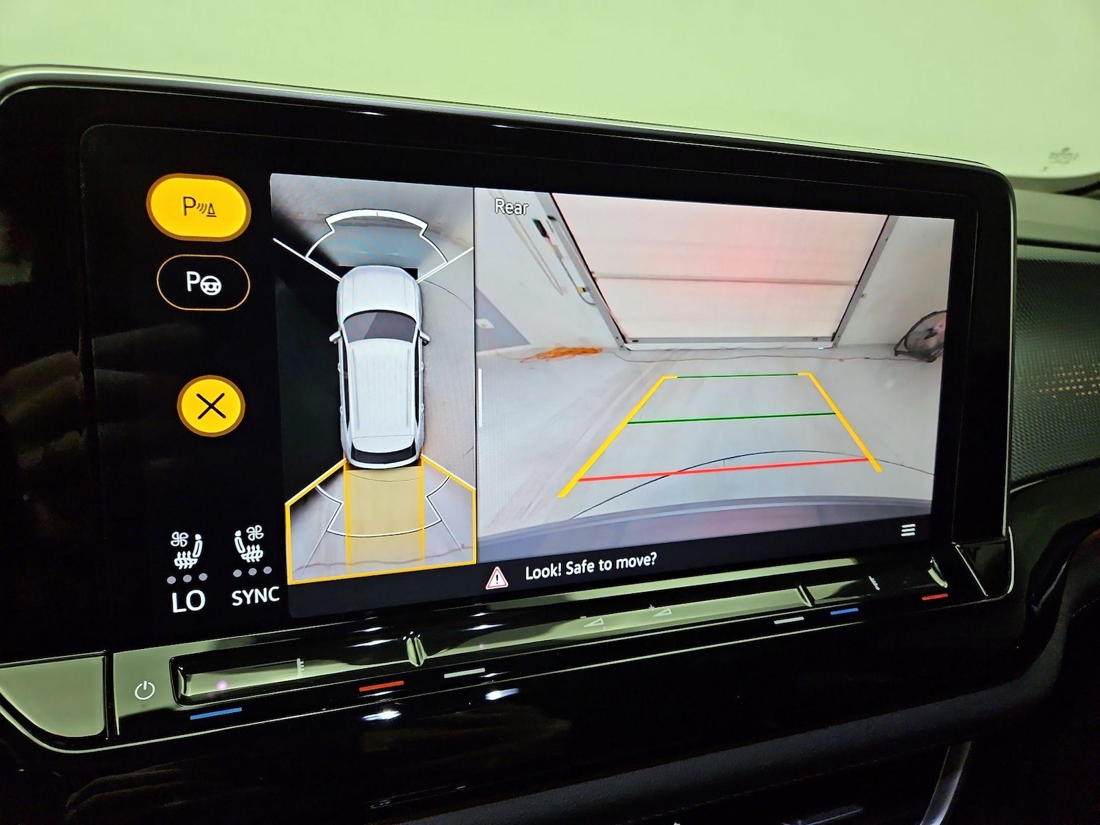 2024 Volkswagen Atlas Cross Sport SEL Premium R-LINE - Photo 16