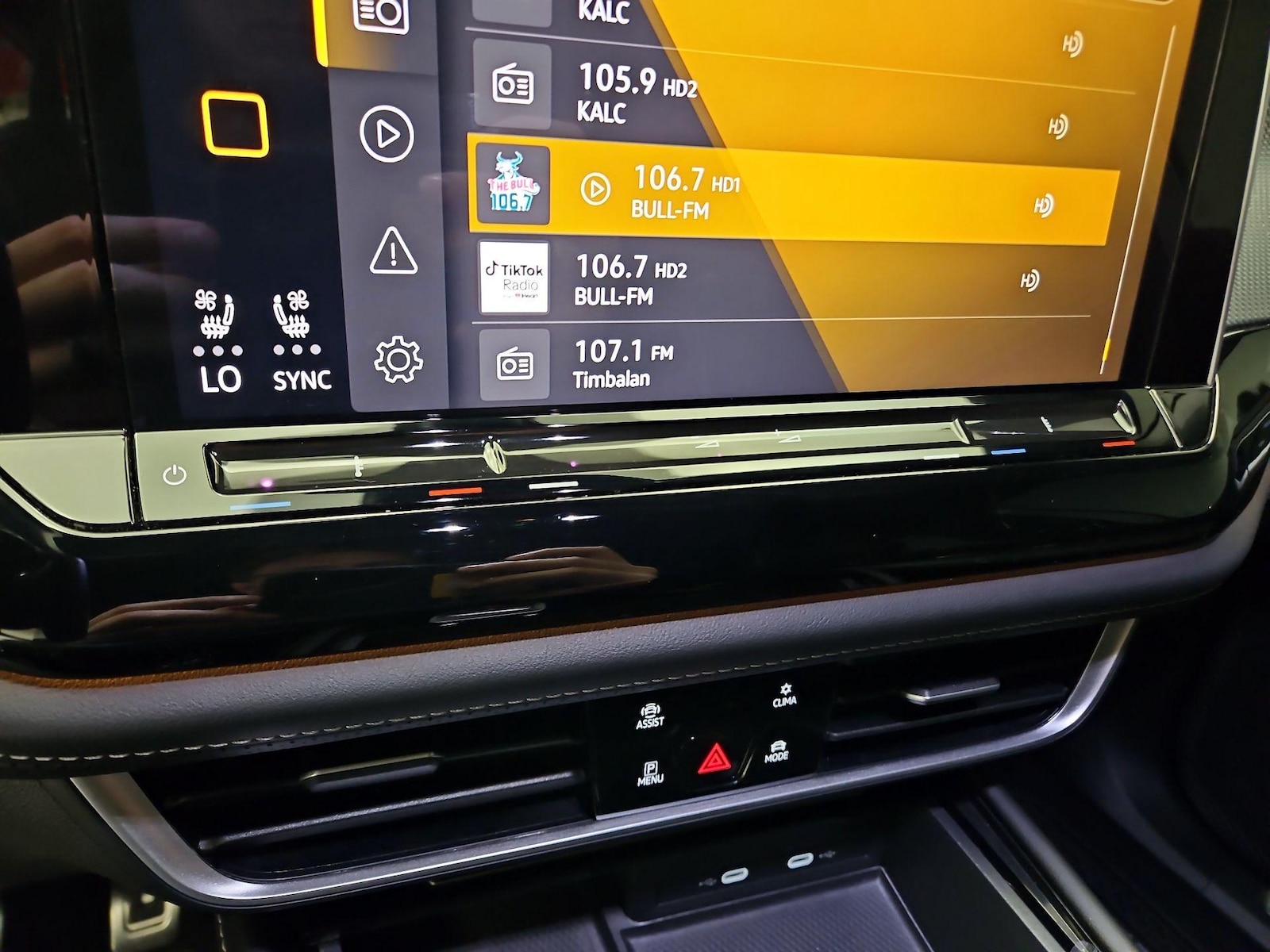 2024 Volkswagen Atlas Cross Sport SEL Premium R-LINE - Photo 18