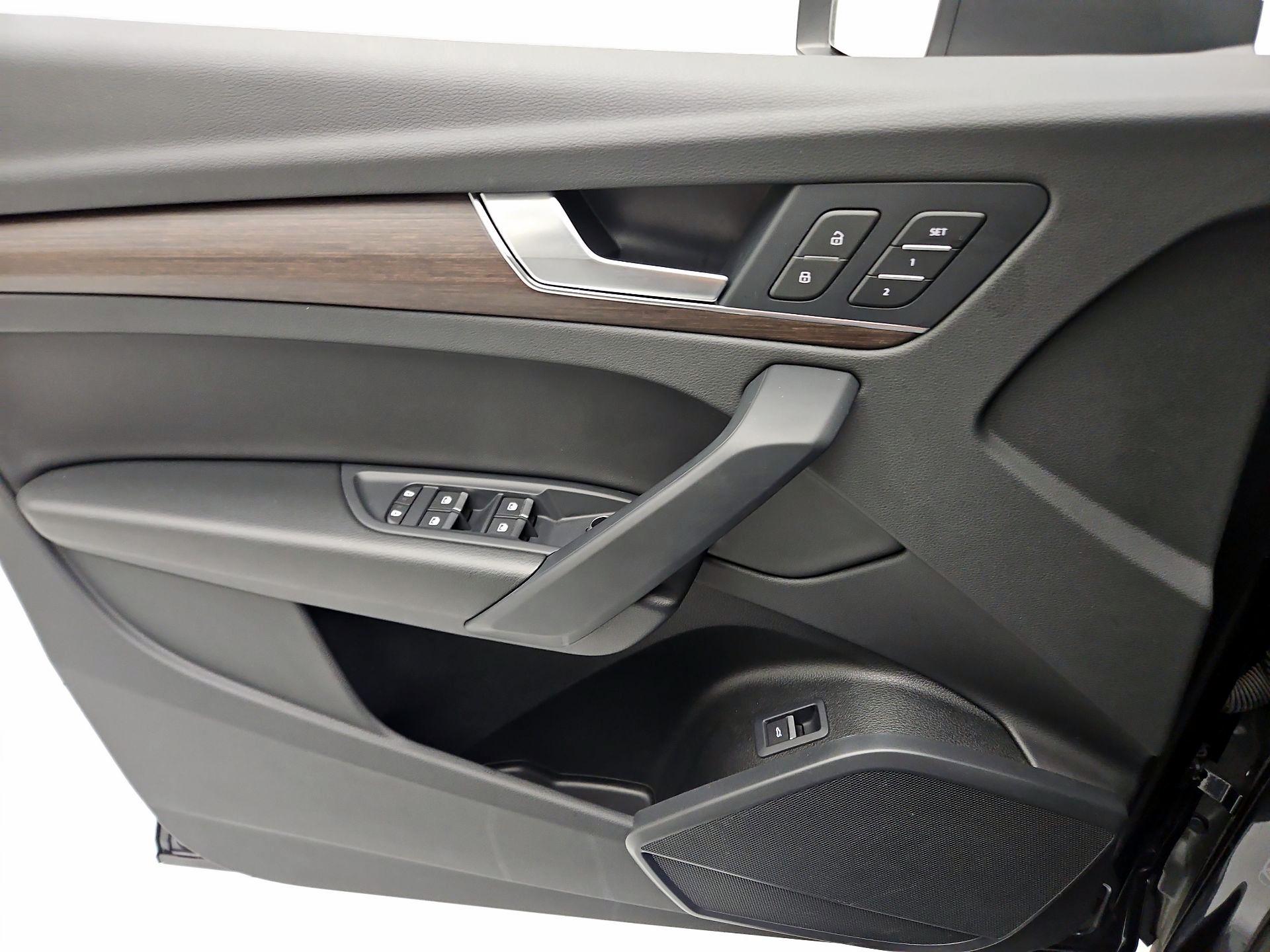 Thumbnail: 2023 Audi Q5 - 12