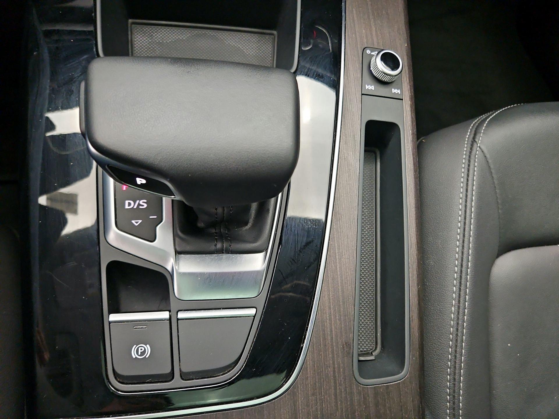 Thumbnail: 2023 Audi Q5 - 17