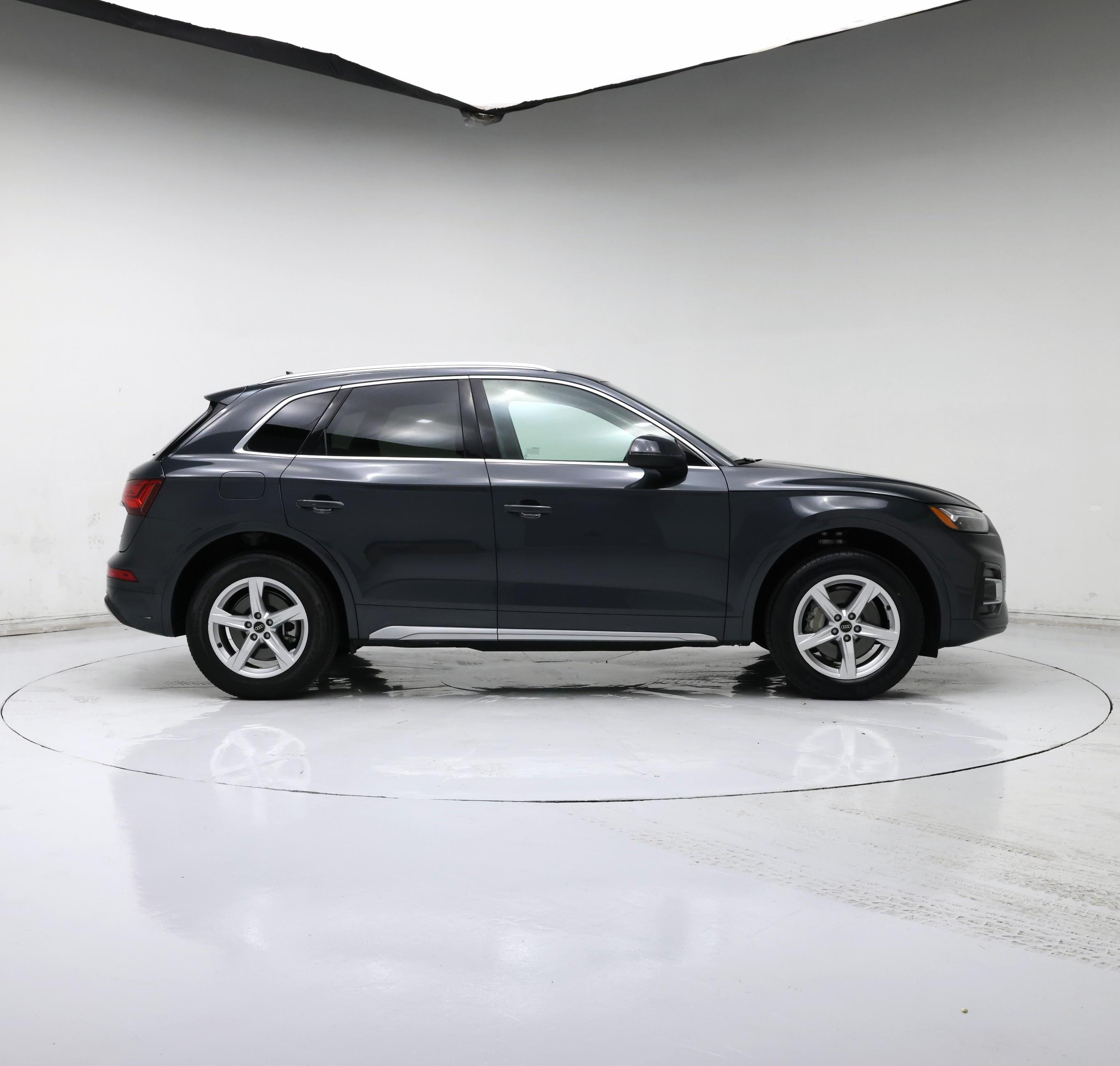 Thumbnail: 2023 Audi Q5 - 7