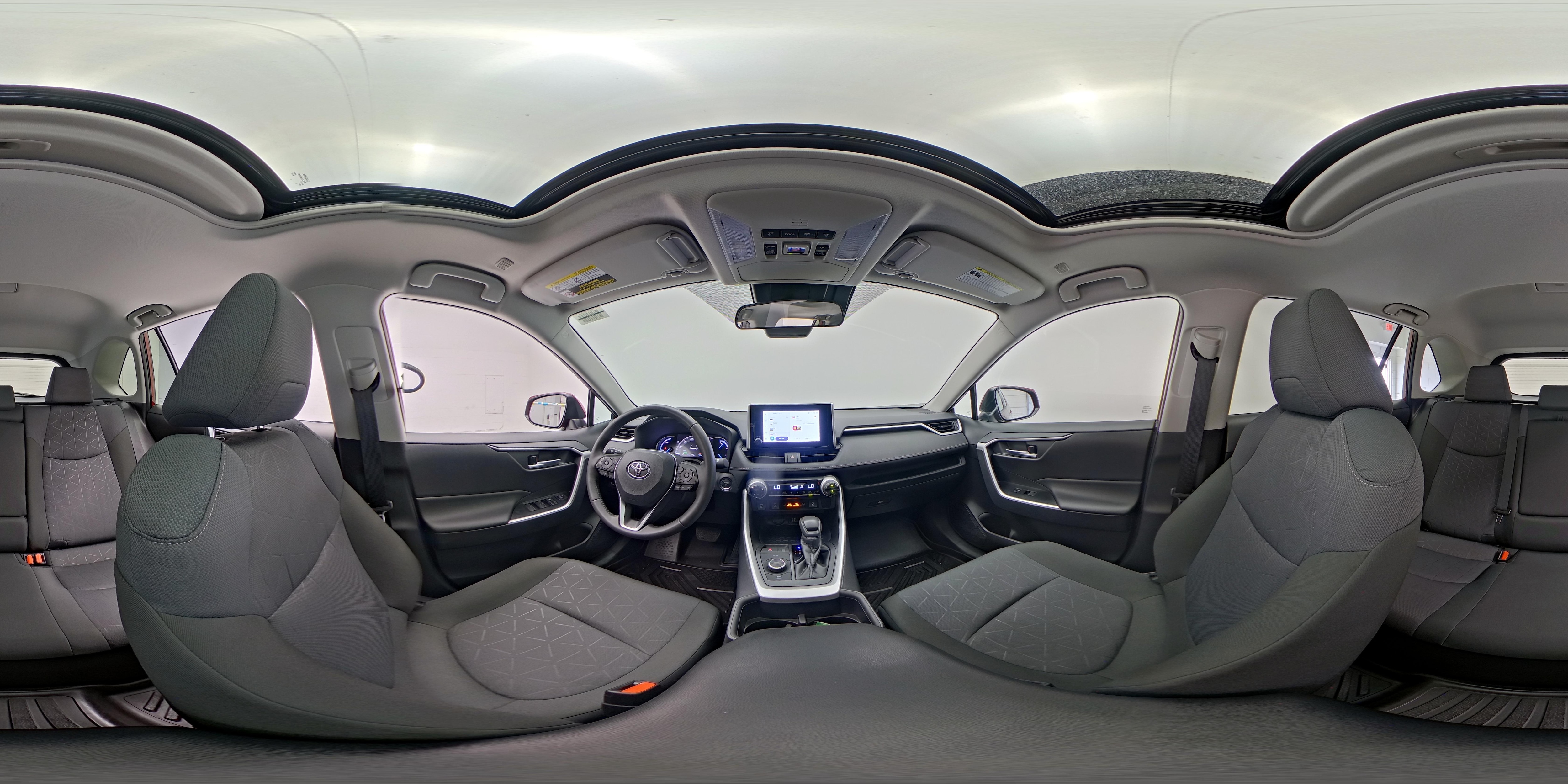 2025 Toyota RAV4 XLE - Photo 25