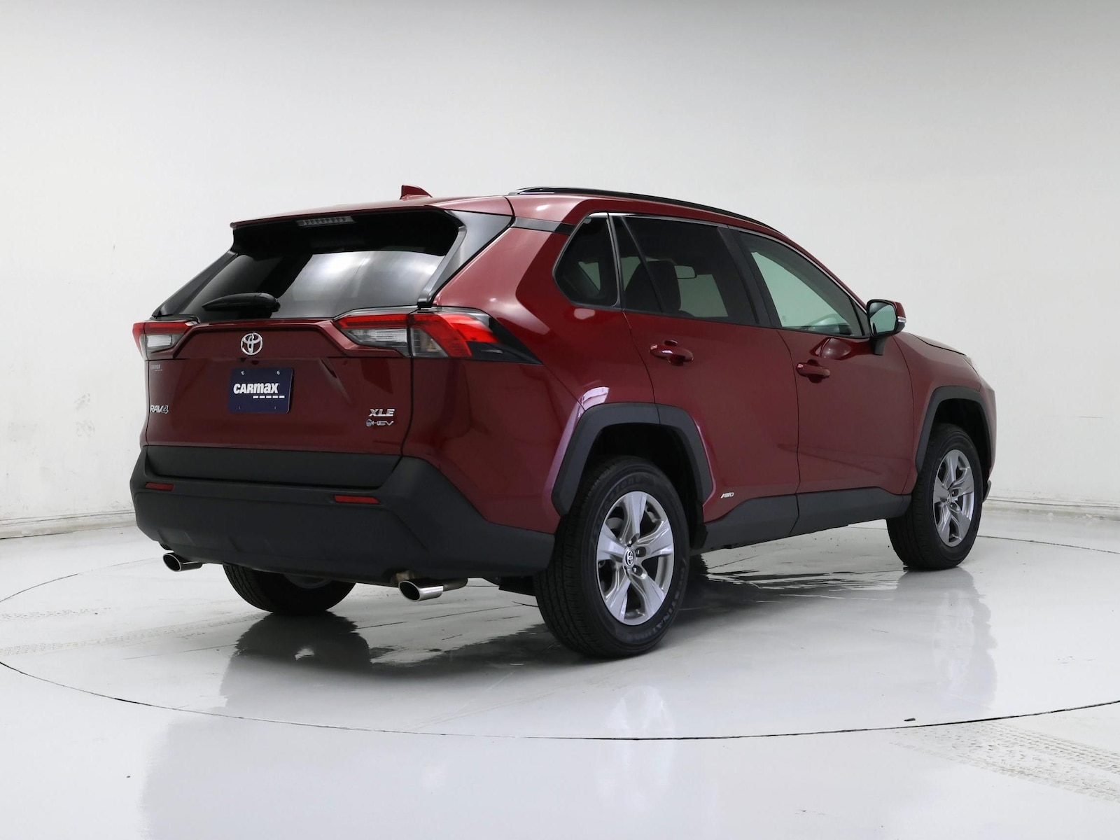2025 Toyota RAV4 XLE - Photo 9