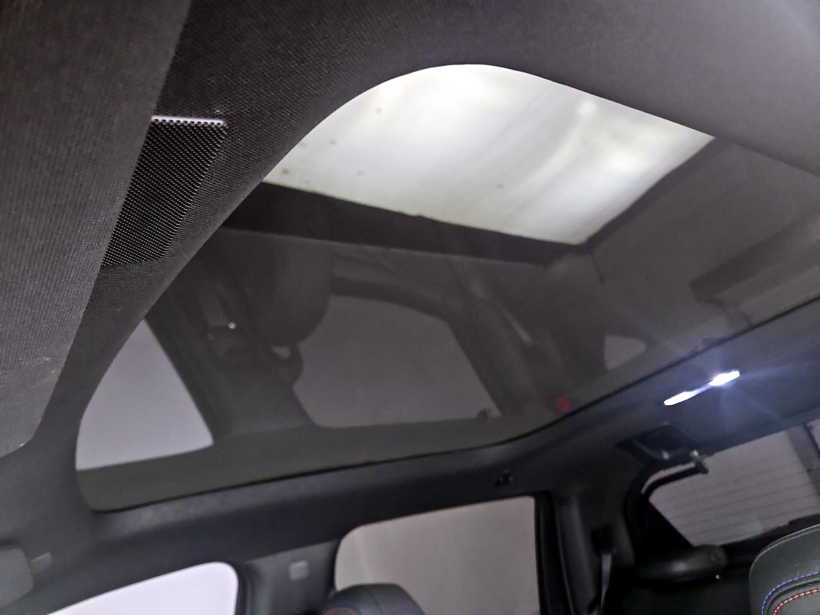 Skylight(s) & Overhead Airbags