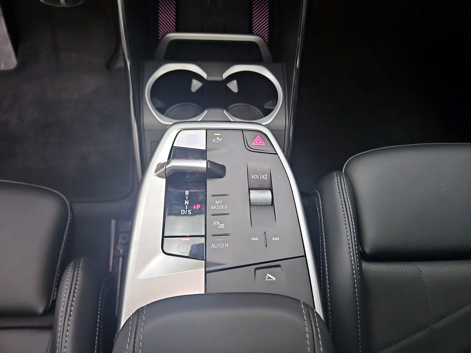 2025 BMW X2 28i - Photo 18
