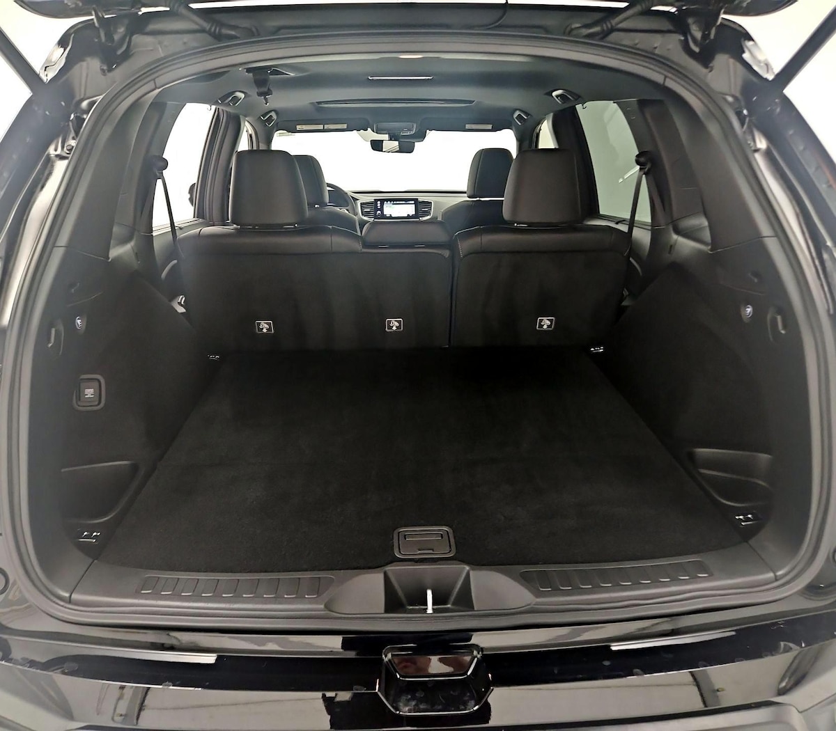 Trunk/Cargo (Seats Up)
