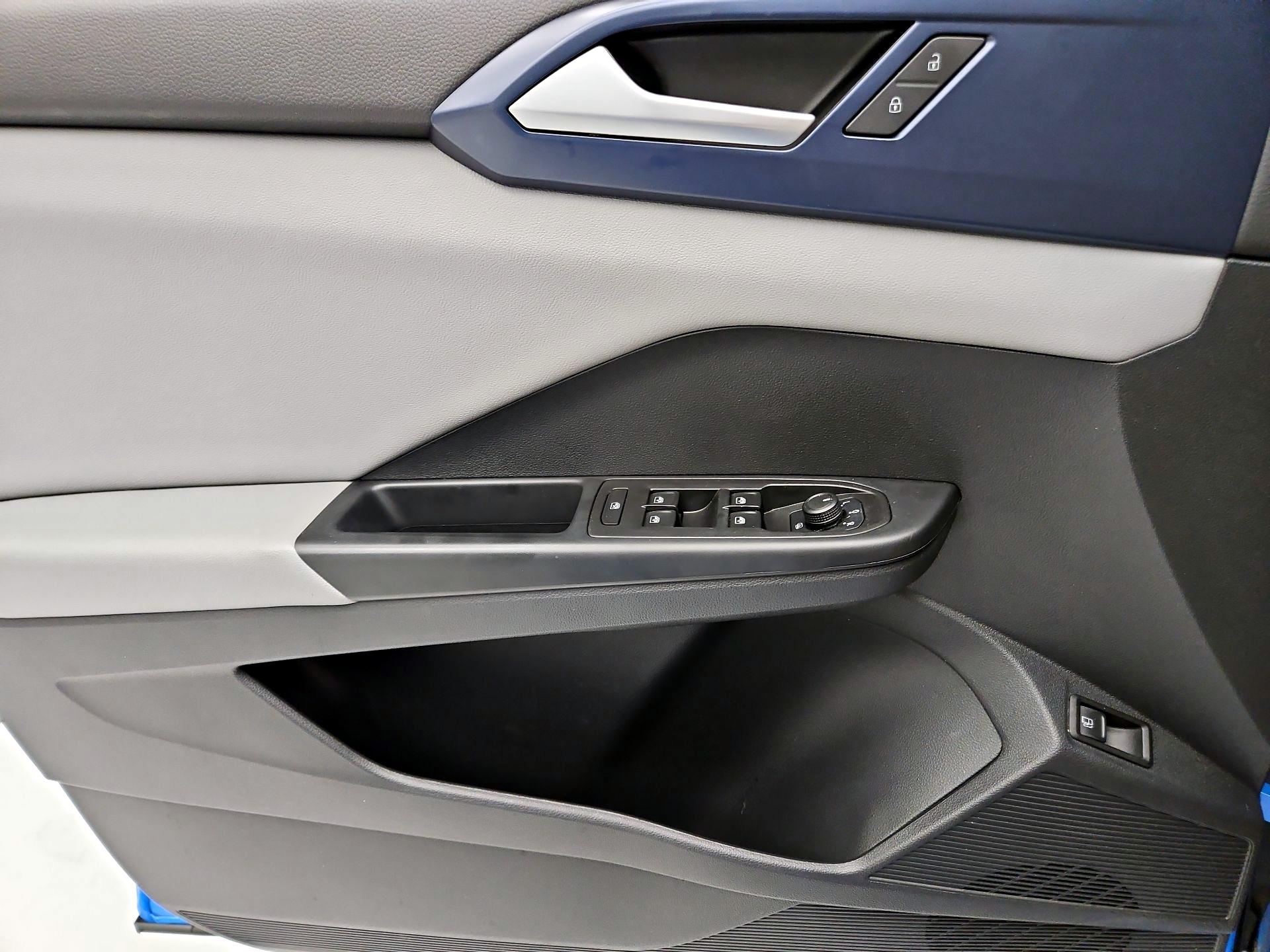Thumbnail: 2023 Volkswagen Taos - 12