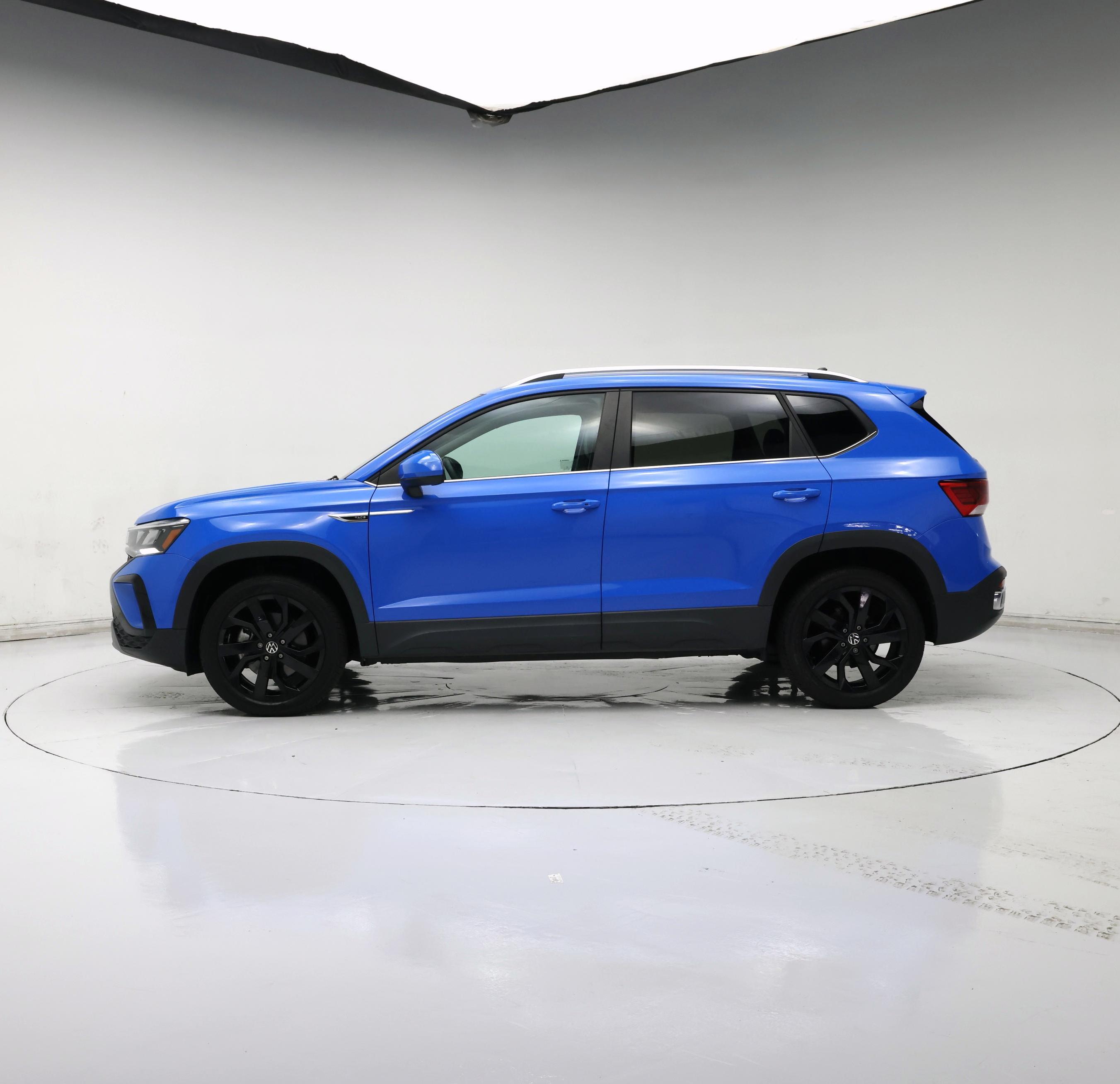 Thumbnail: 2023 Volkswagen Taos - 3
