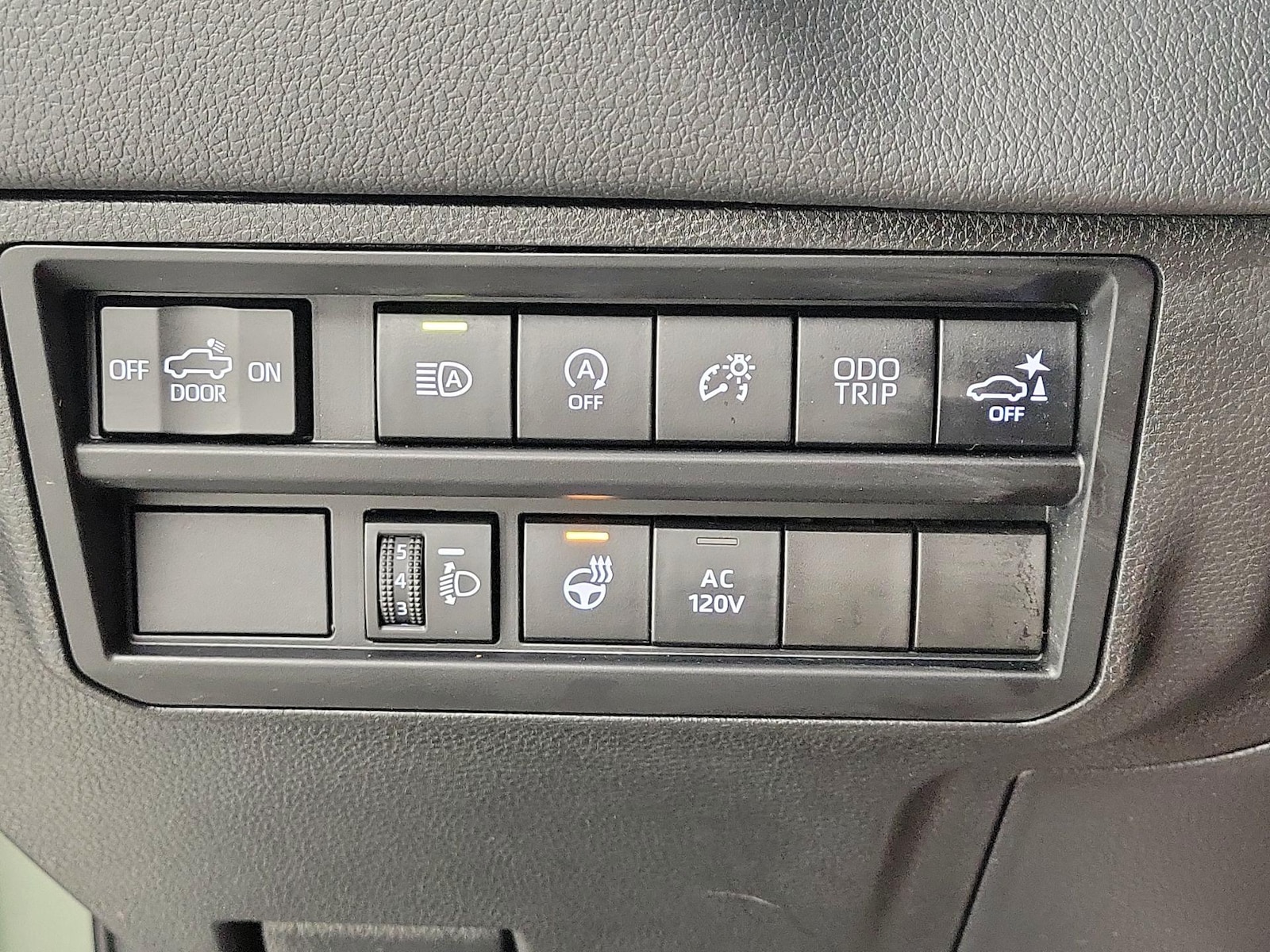 2023 Toyota Tundra Limited - Photo 14