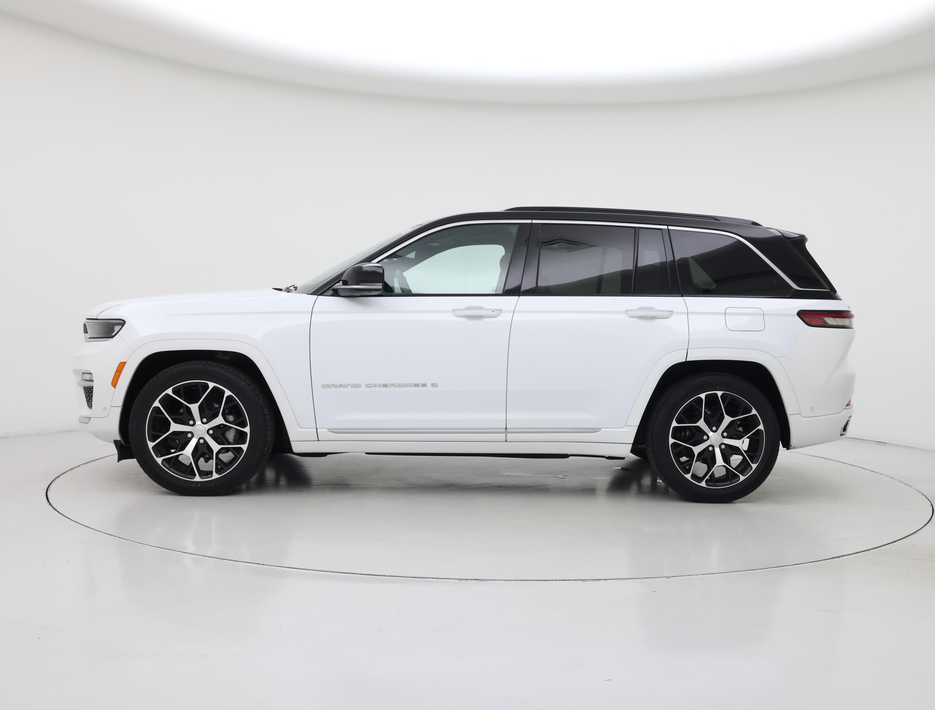 Thumbnail: 2025 Jeep Grand Cherokee - 3