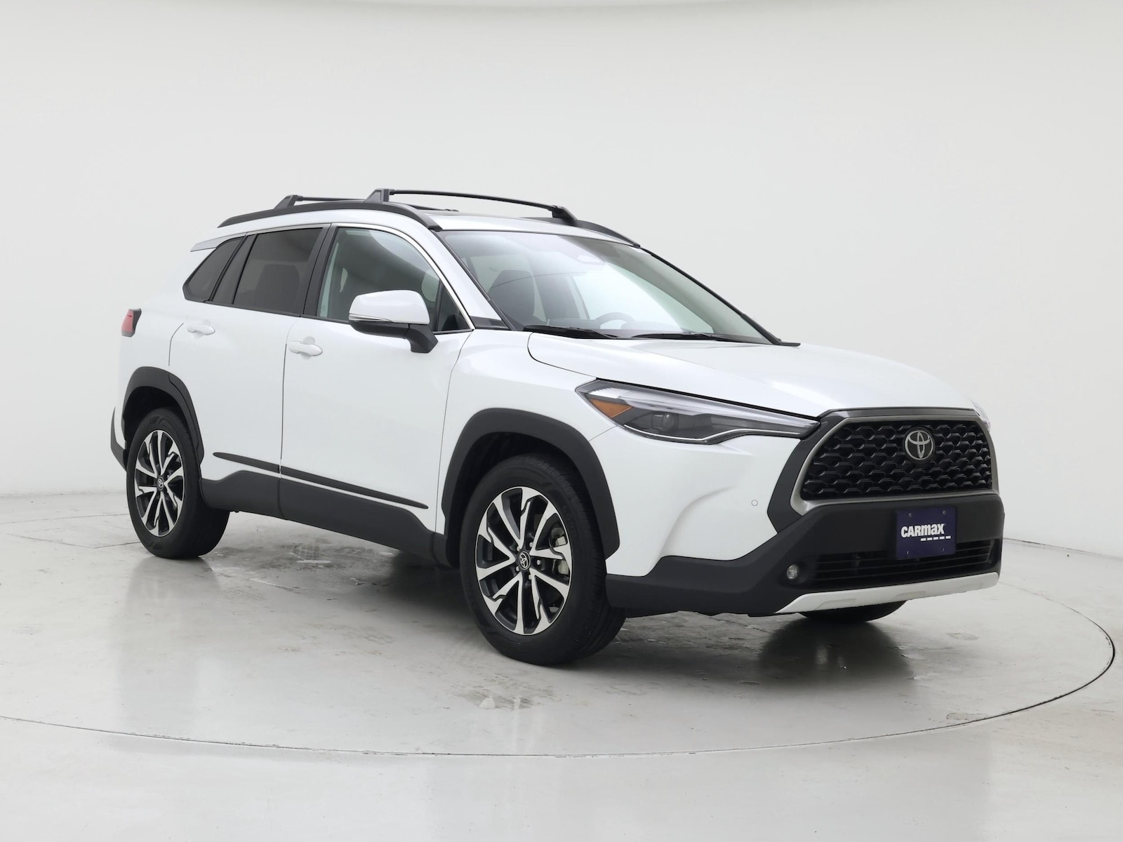 2024 Toyota Corolla Cross XLE - Photo 2