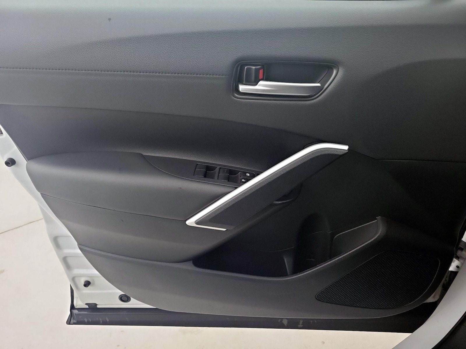 2024 Toyota Corolla Cross XLE - Photo 13