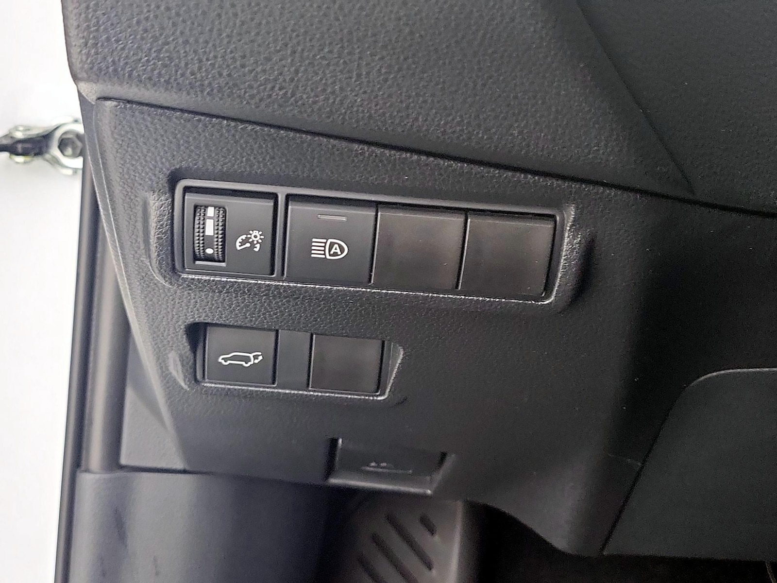 2024 Toyota Corolla Cross XLE - Photo 14