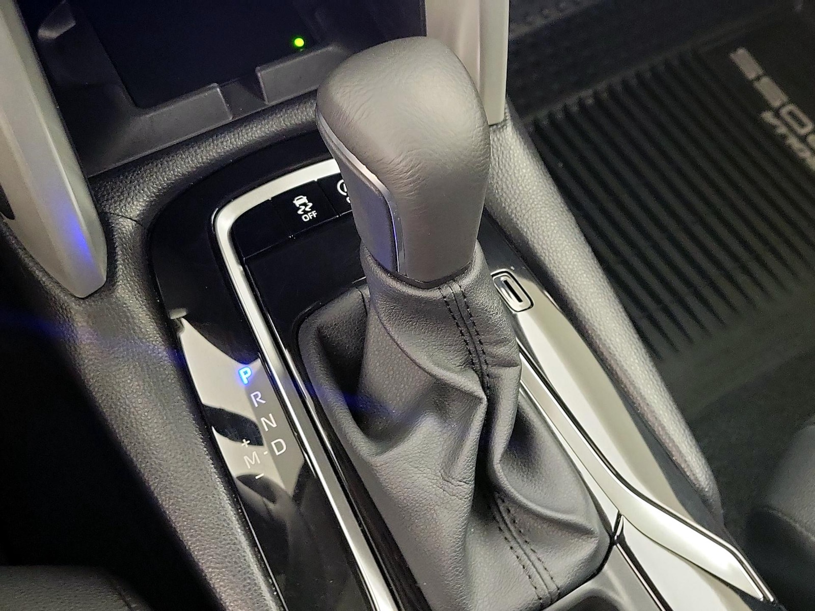 2024 Toyota Corolla Cross XLE - Photo 18