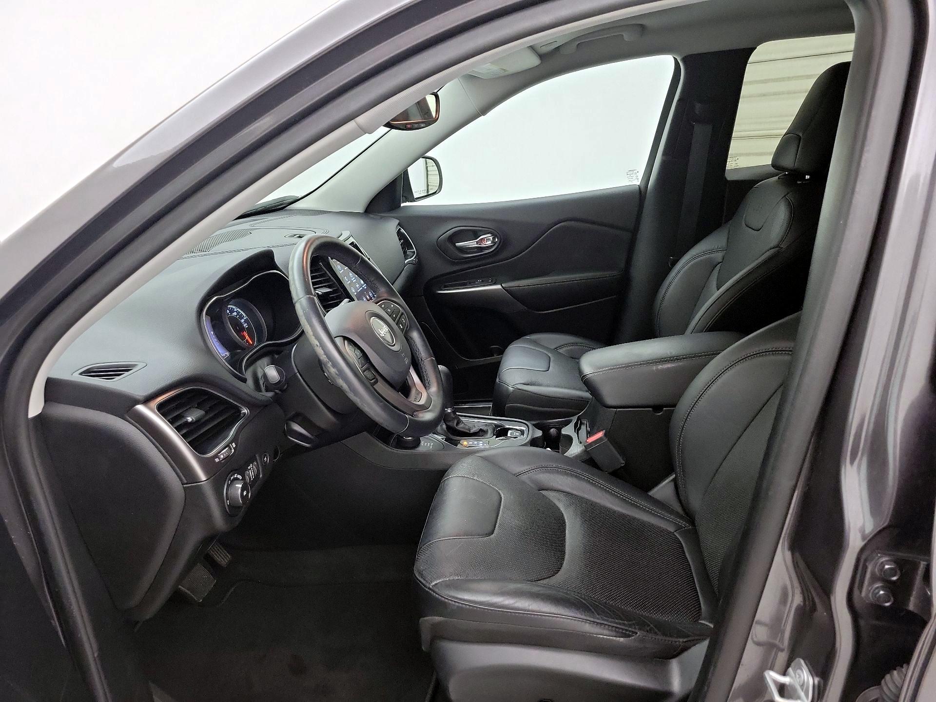 Thumbnail: 2020 Jeep Cherokee - 11