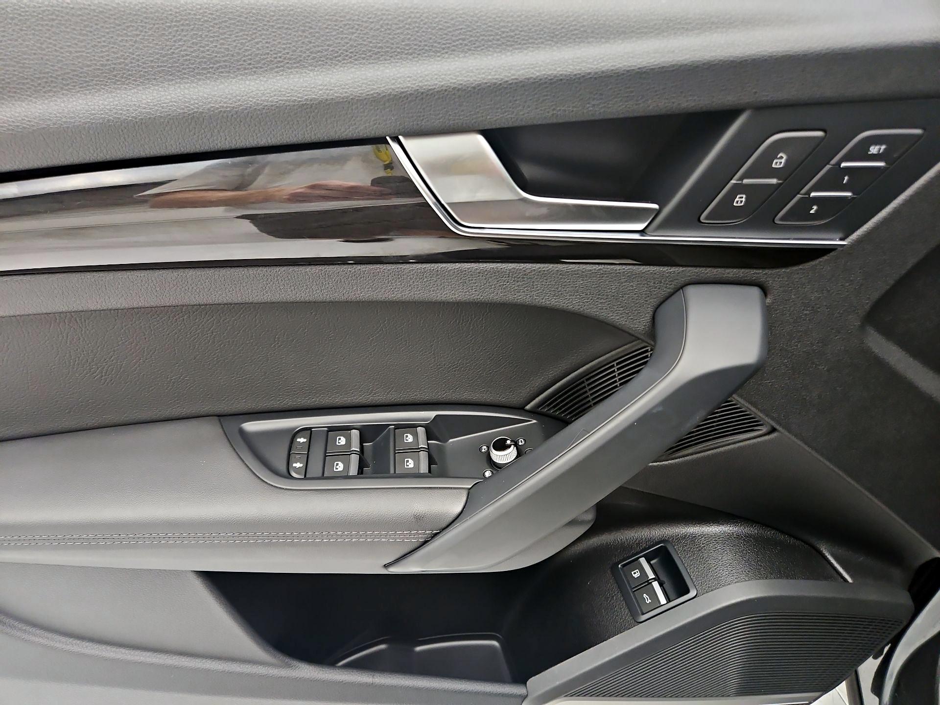 Thumbnail: 2020 Audi Q5 - 12
