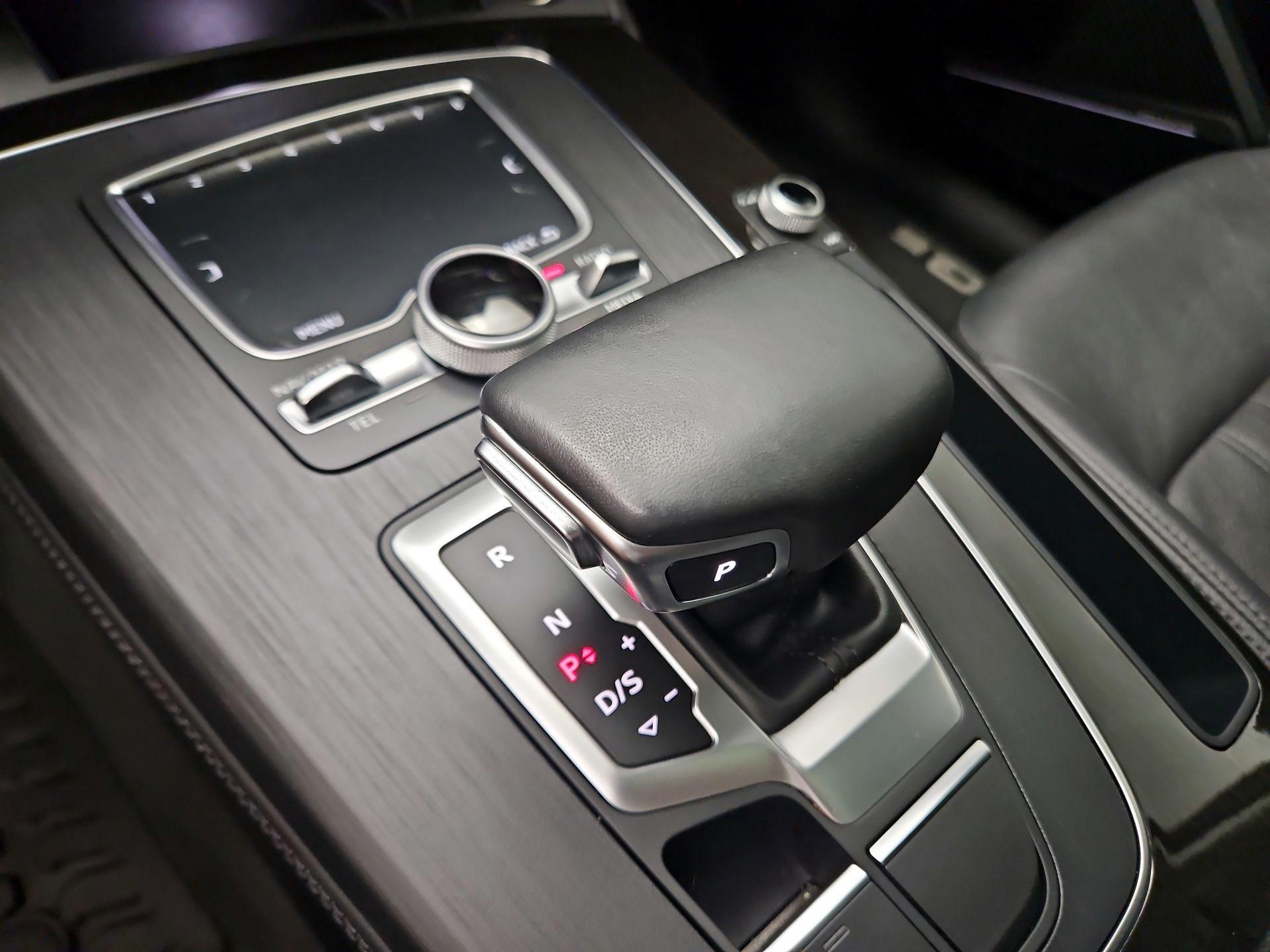 Thumbnail: 2020 Audi Q5 - 18
