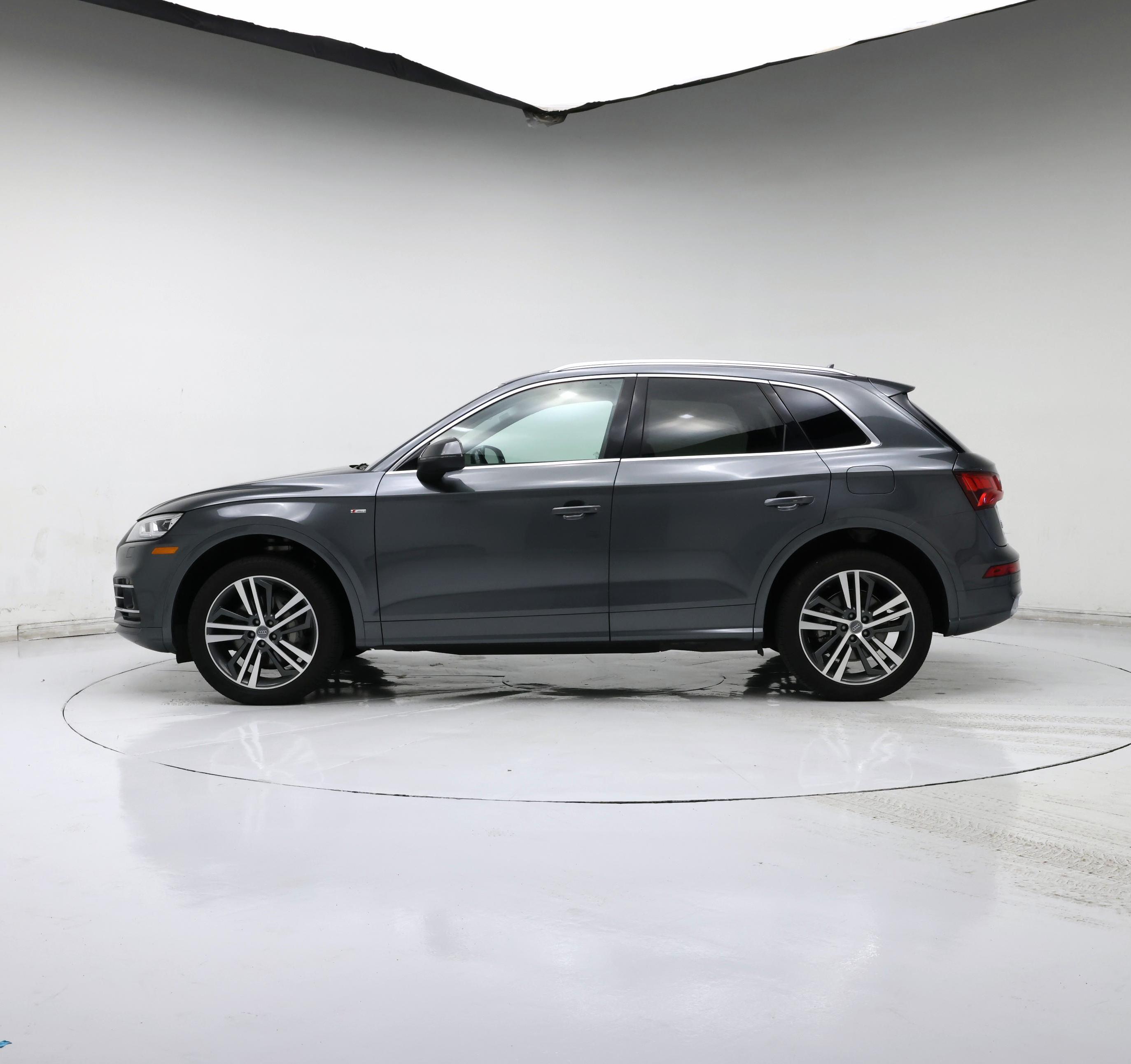 Thumbnail: 2020 Audi Q5 - 3