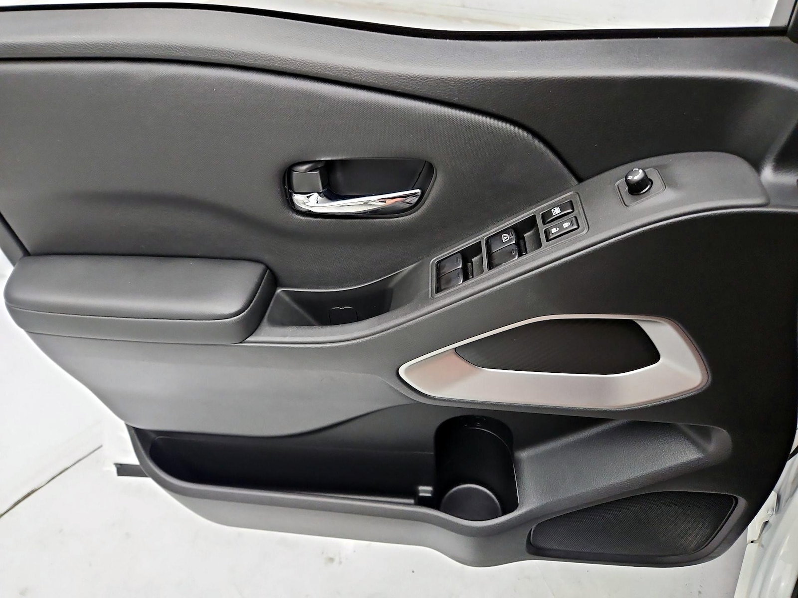2024 Nissan Frontier SV - Photo 13