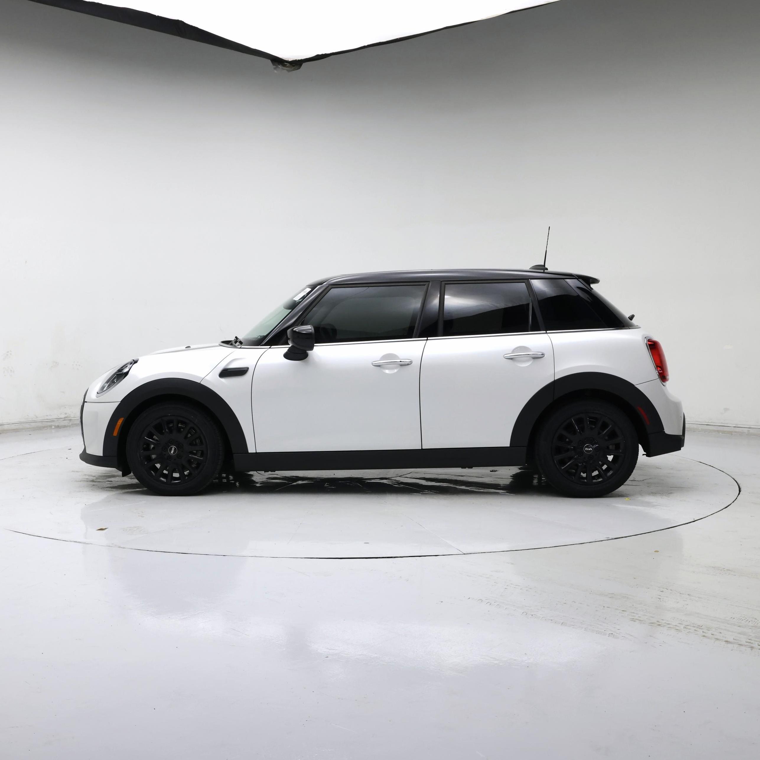 Thumbnail: 2024 MINI Cooper Hardtop - 3