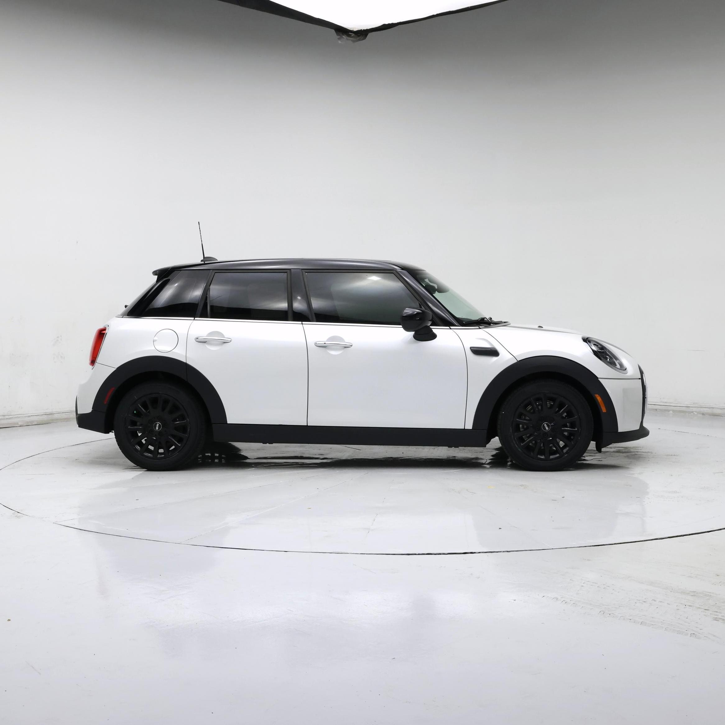 Thumbnail: 2024 MINI Cooper Hardtop - 7