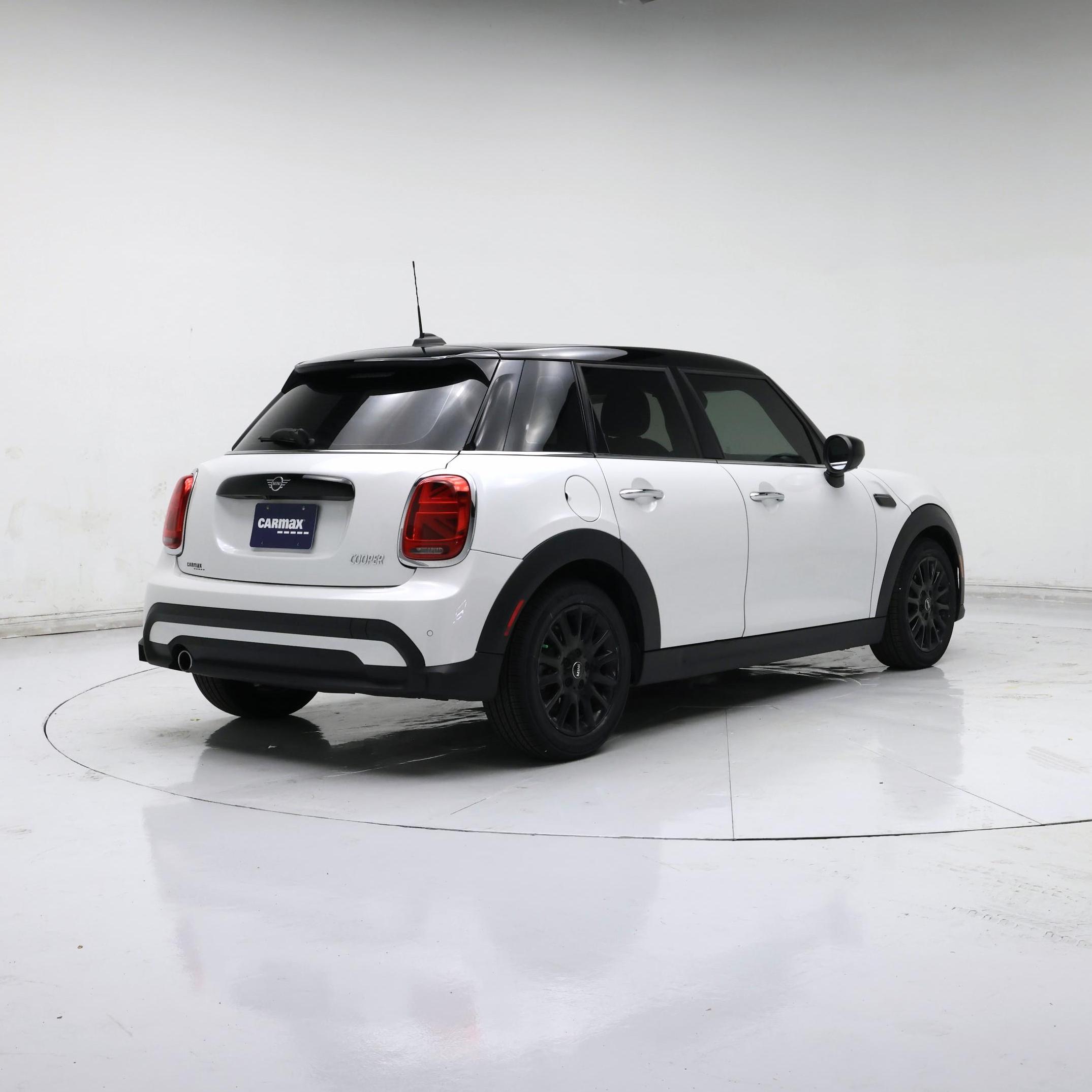 Thumbnail: 2024 MINI Cooper Hardtop - 8