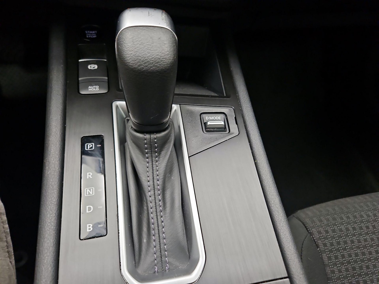2025 Nissan Kicks S AWD - Photo 17