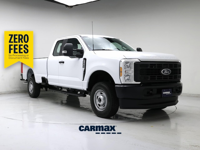 White 2025 Ford F-250 Super Duty Pickup Truck Four-Wheel Drive Automatic