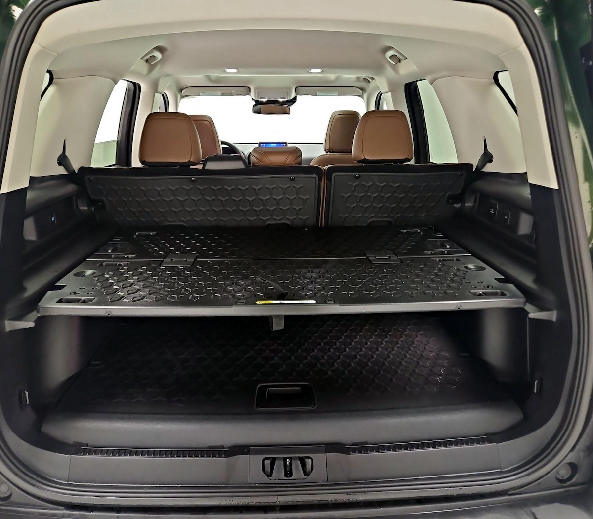 Trunk/Cargo (Seats Up)