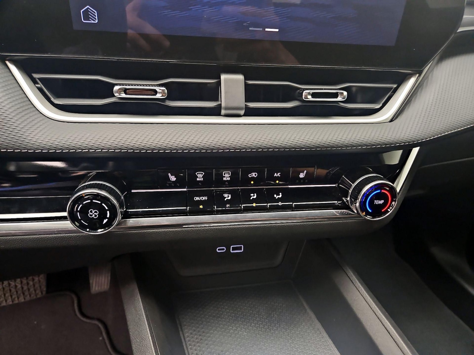2025 Chevrolet Equinox LT - Photo 18
