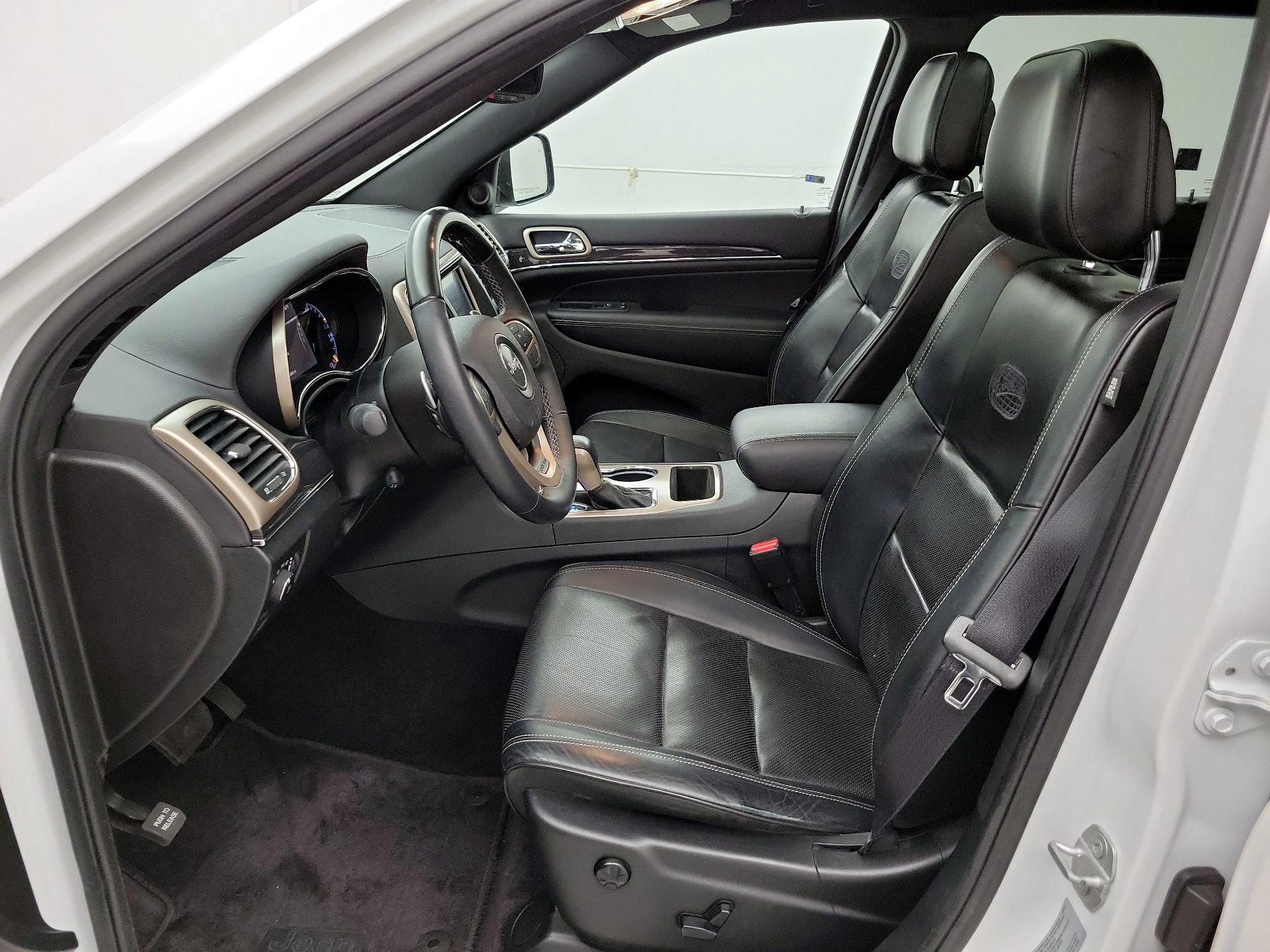 Thumbnail: 2017 Jeep Grand Cherokee - 11