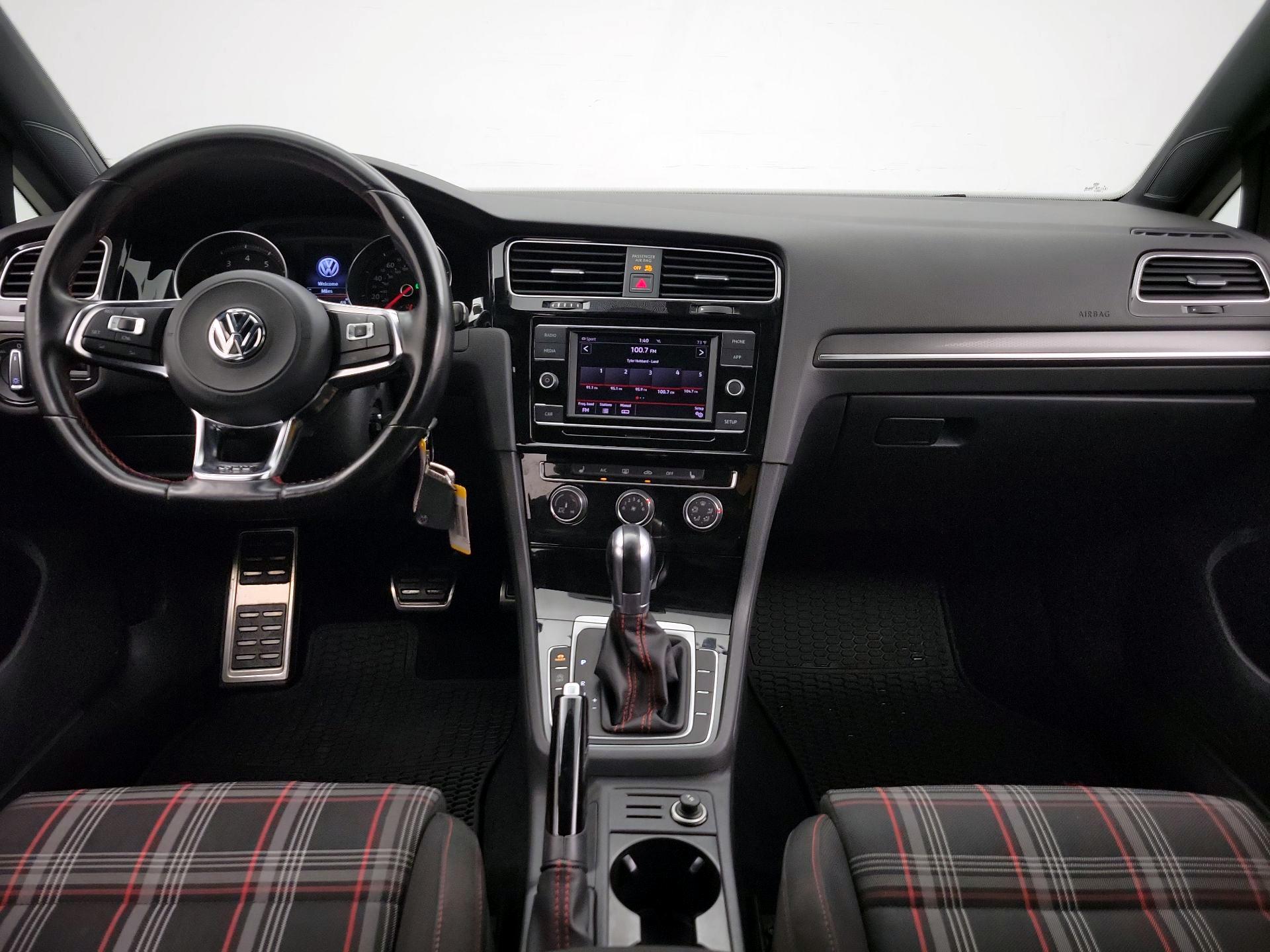 Thumbnail: 2018 Volkswagen Golf - 9