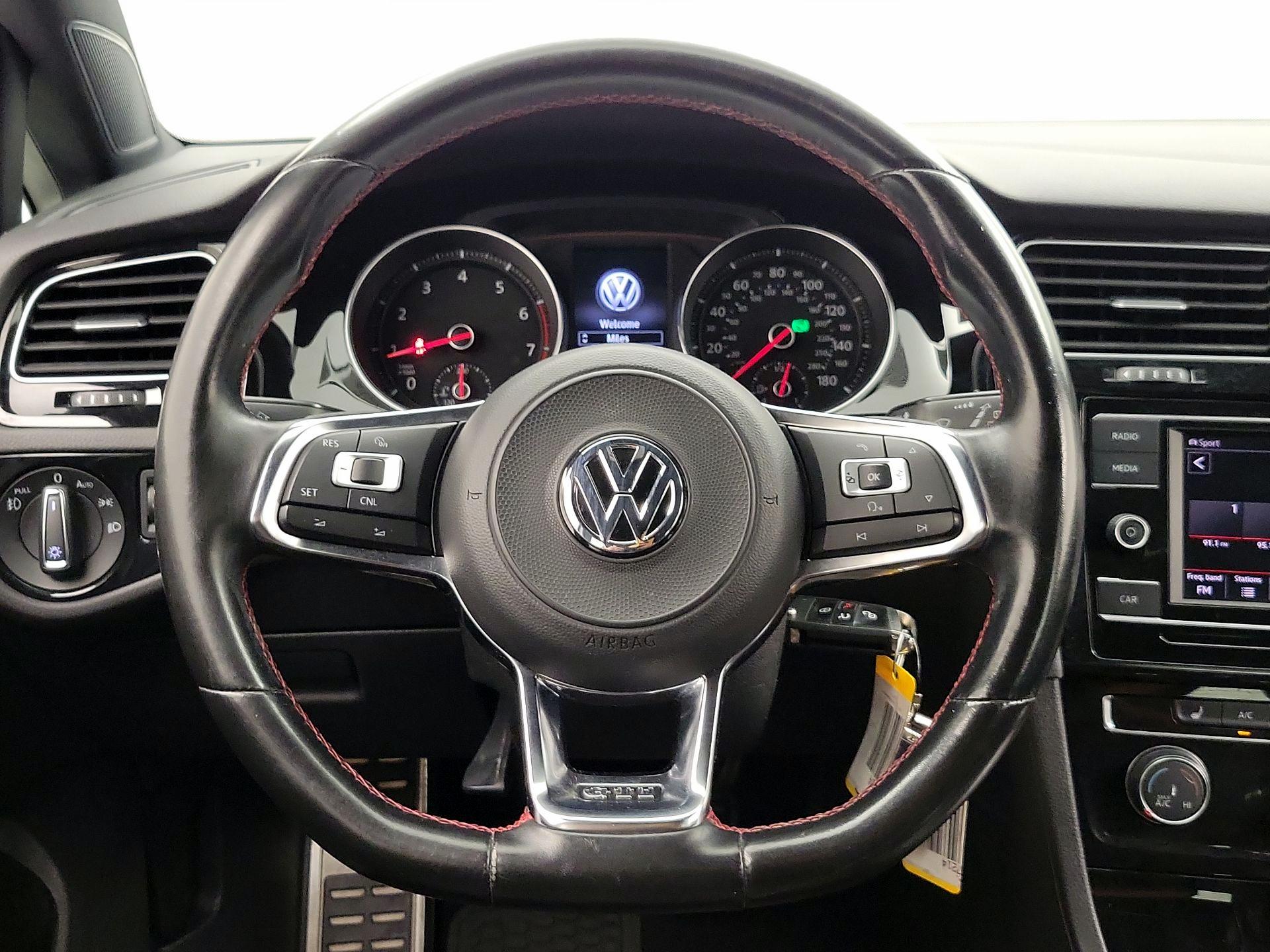 Thumbnail: 2018 Volkswagen Golf - 10