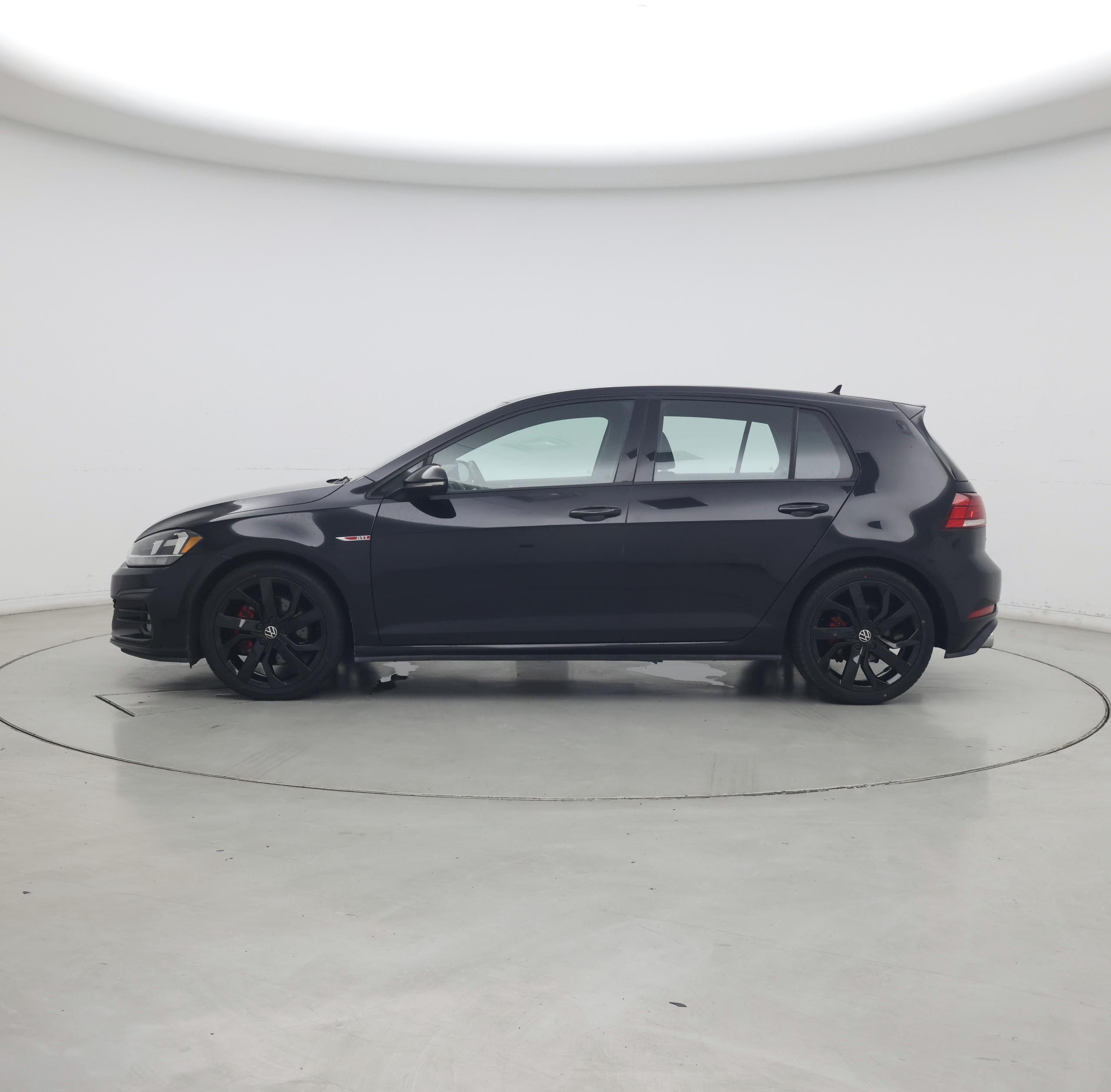 Thumbnail: 2018 Volkswagen Golf - 3