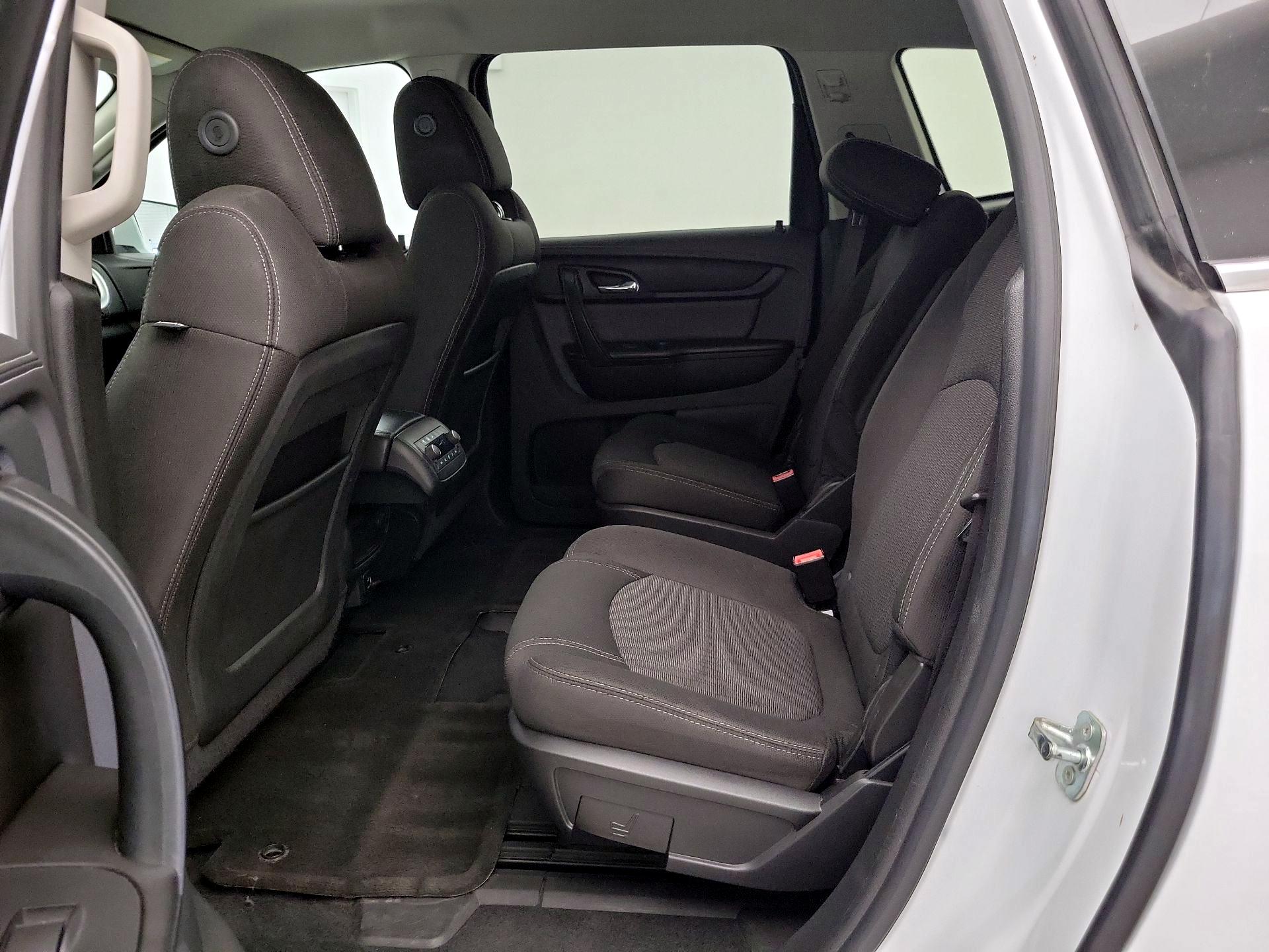 Thumbnail: 2017 Chevrolet Traverse - 19