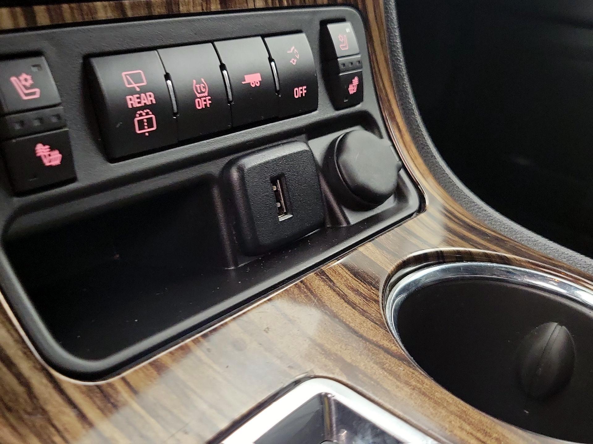 Thumbnail: 2015 GMC Acadia - 19