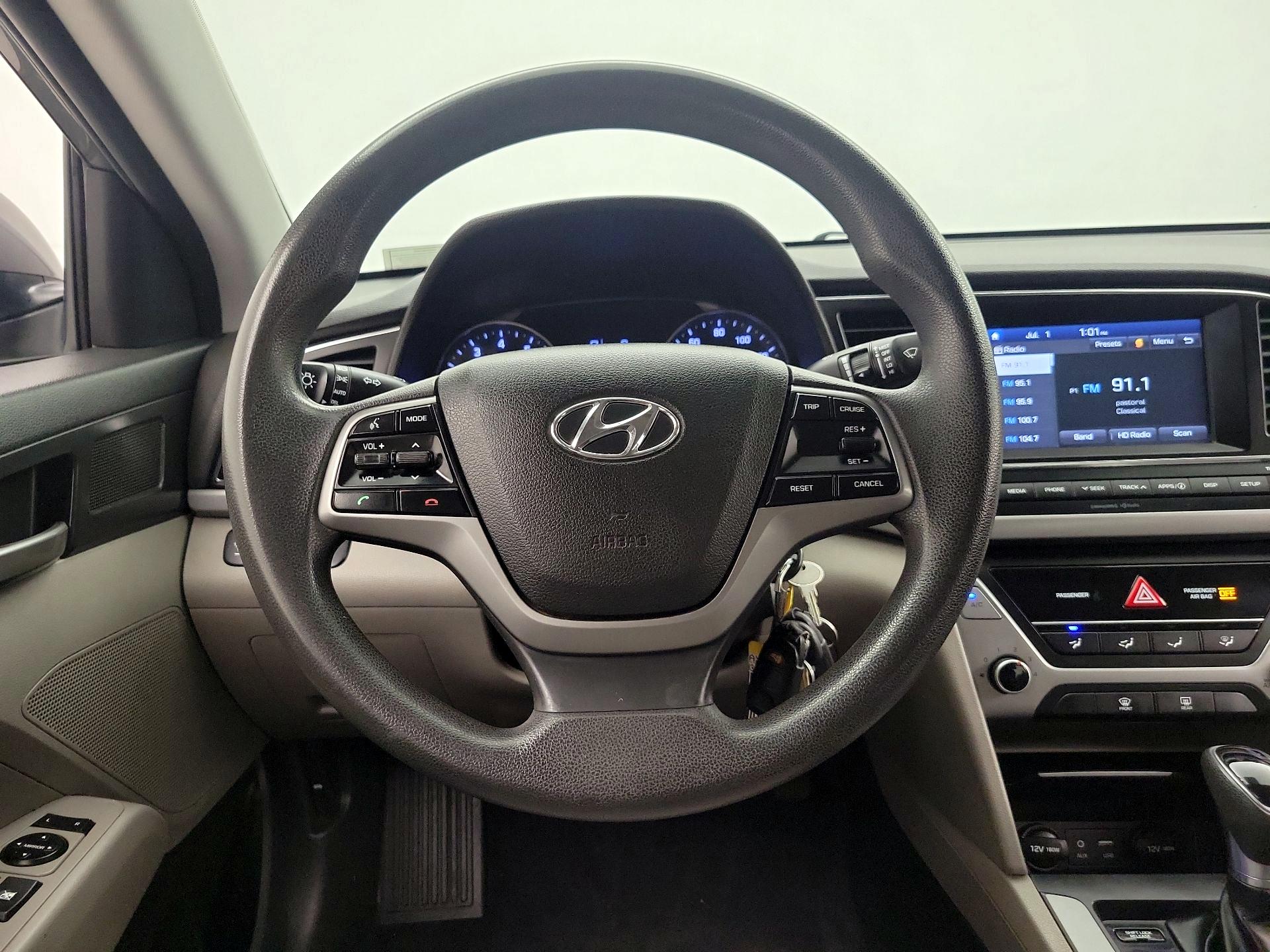 Thumbnail: 2018 Hyundai Elantra - 10