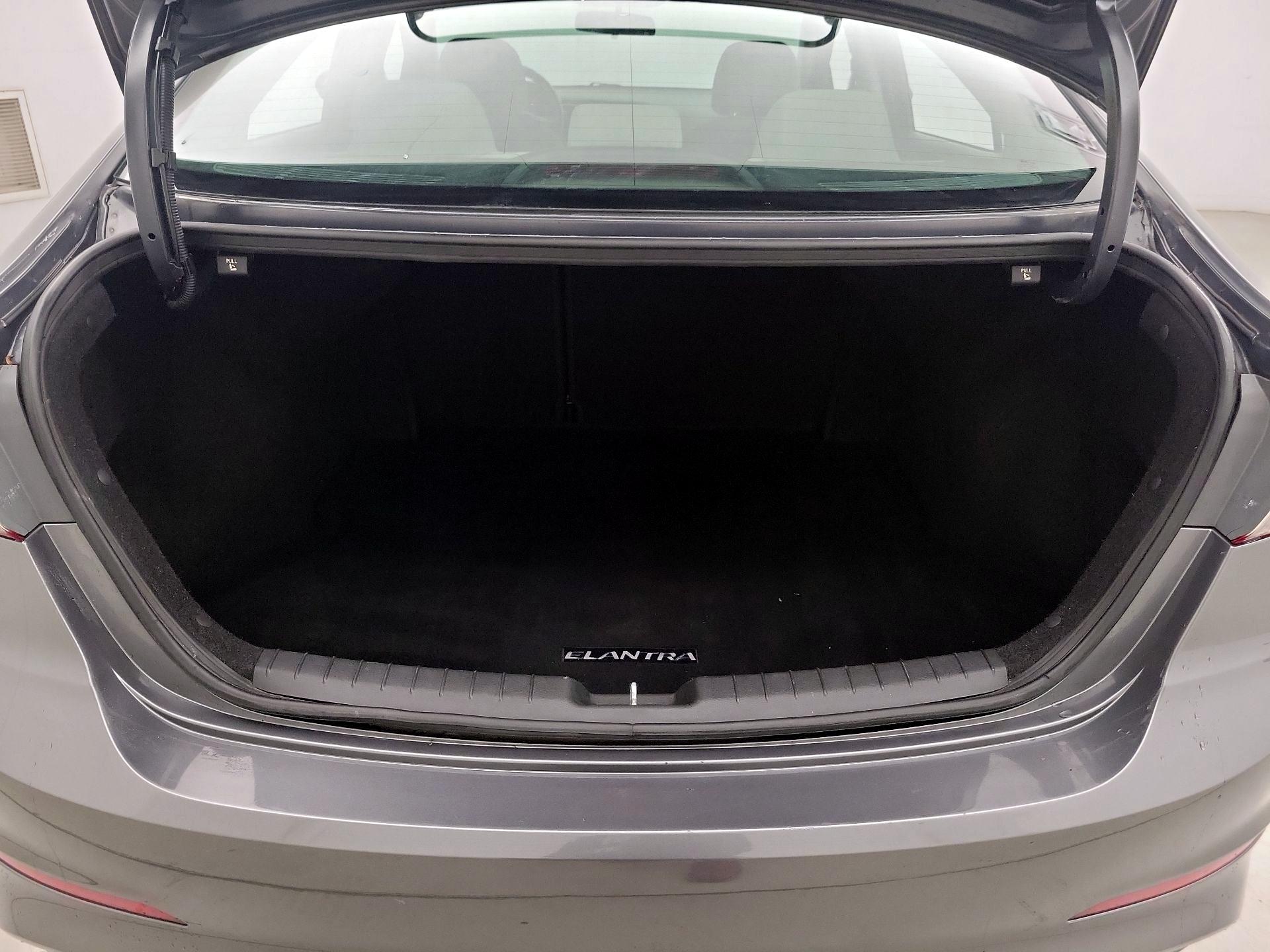 Thumbnail: 2018 Hyundai Elantra - 20