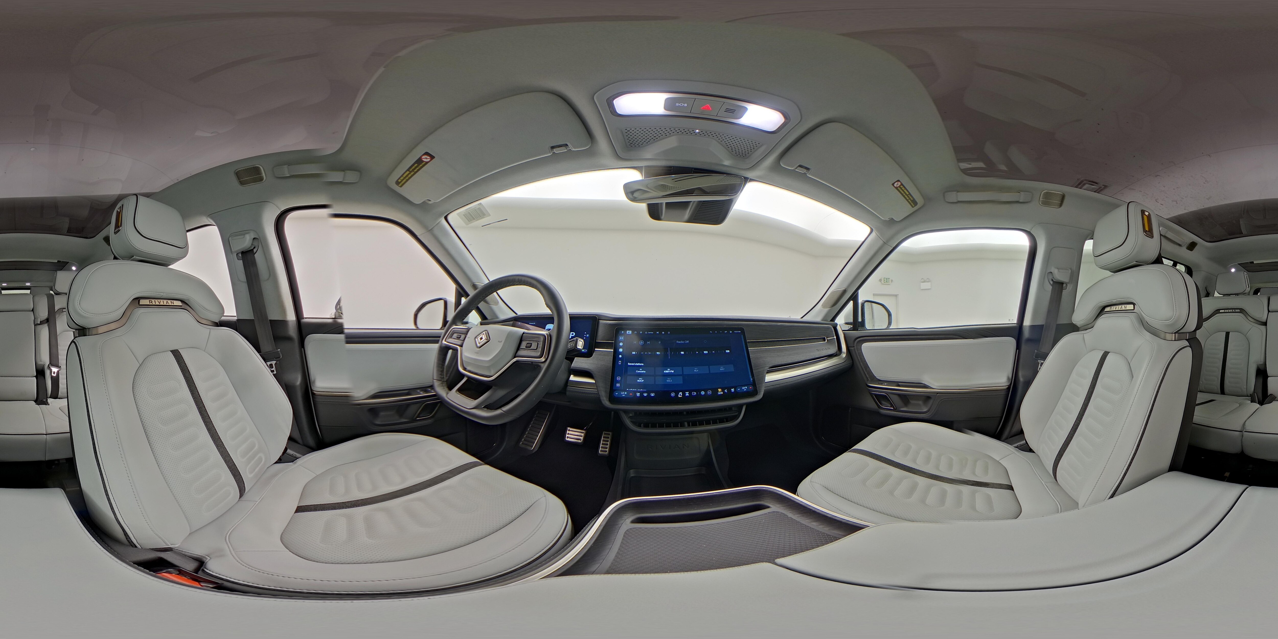 2024 Rivian R1S Adventure - Photo 27