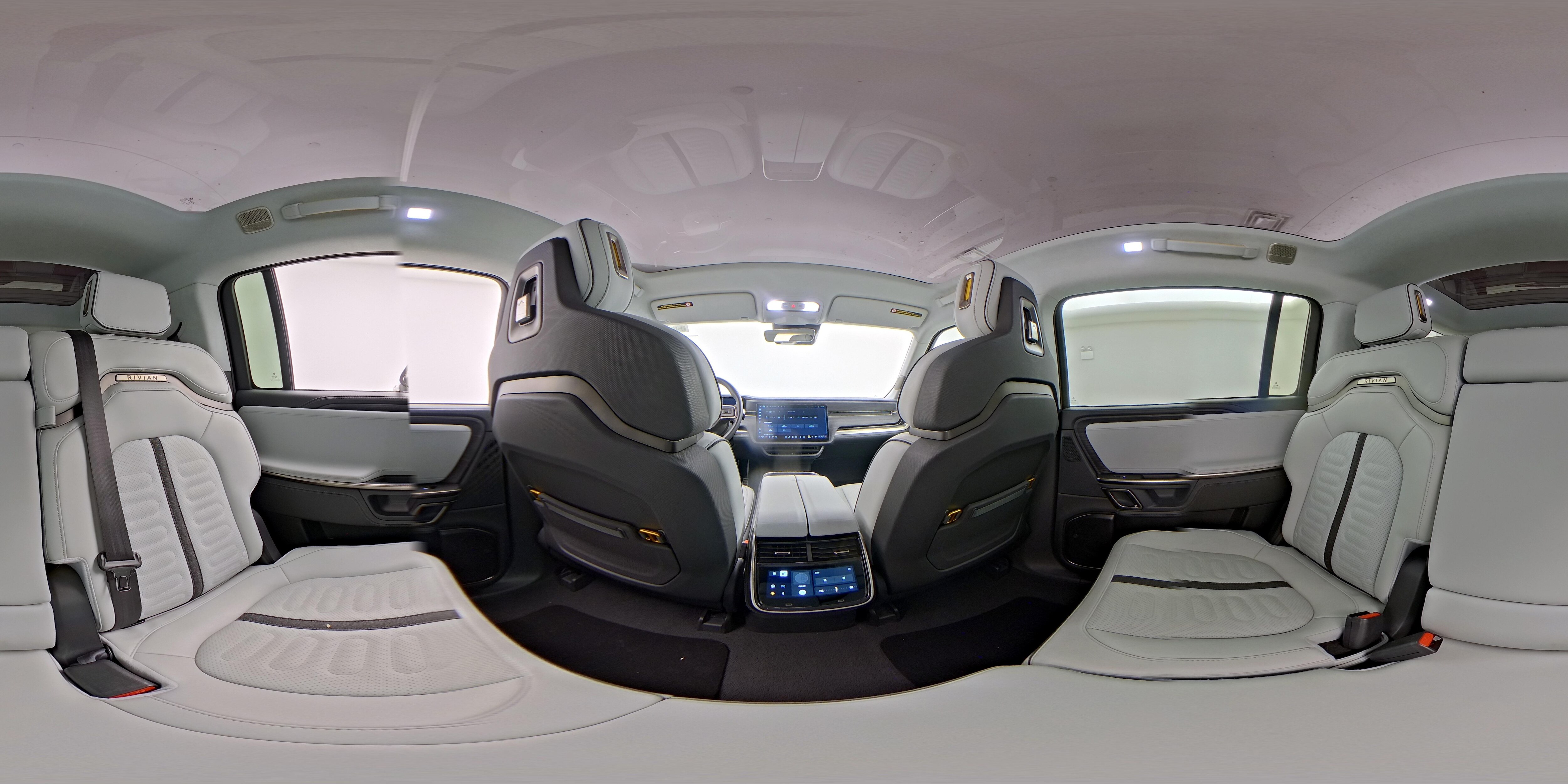 2024 Rivian R1S Adventure - Photo 28