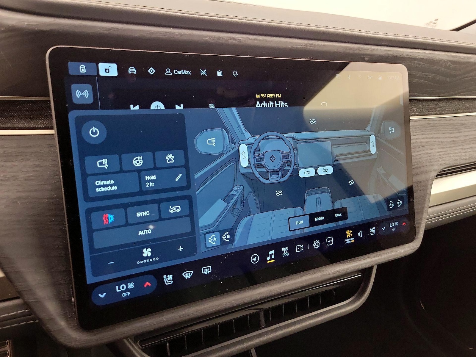 2024 Rivian R1S Adventure - Photo 17