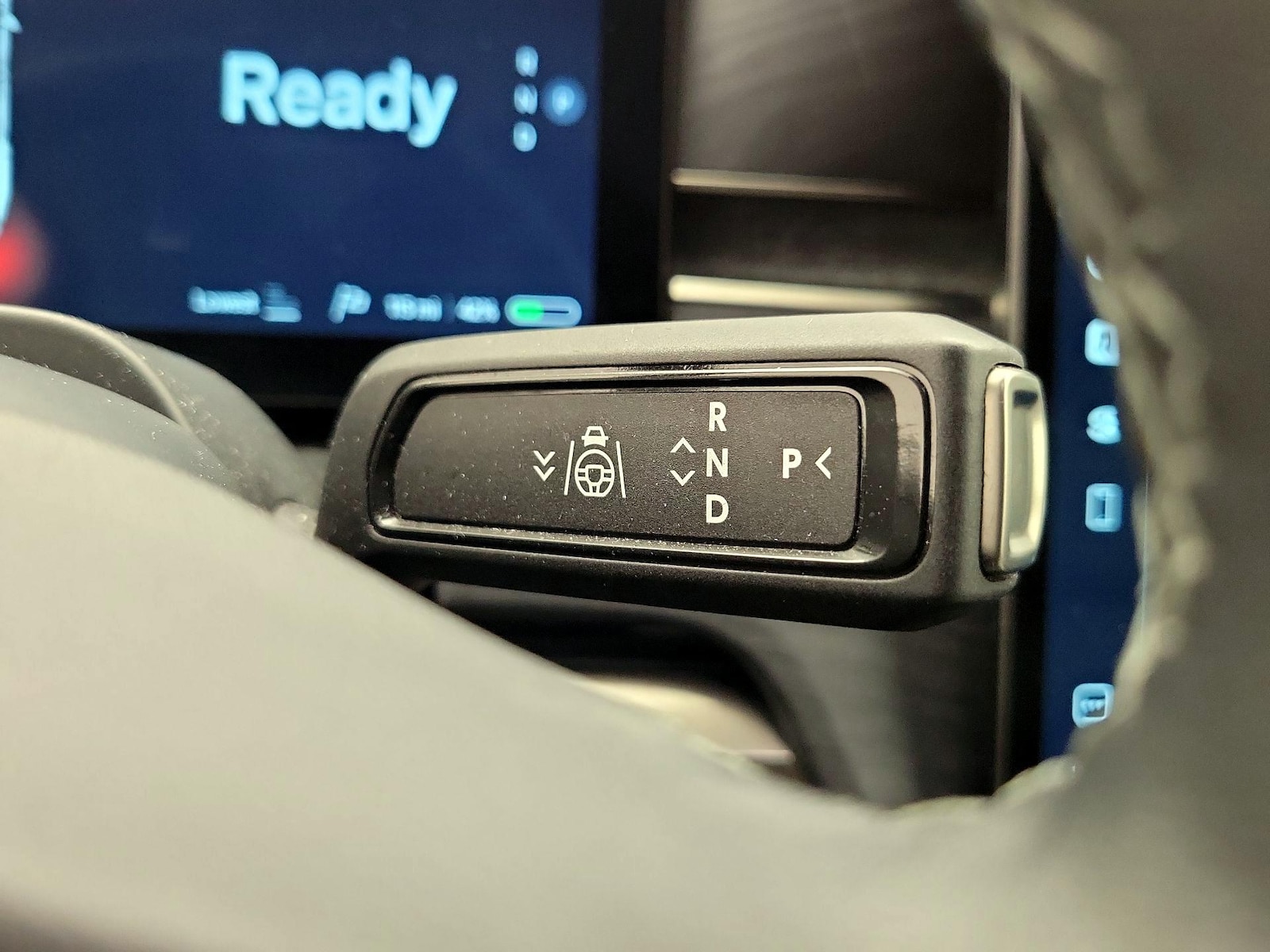 2024 Rivian R1S Adventure - Photo 18