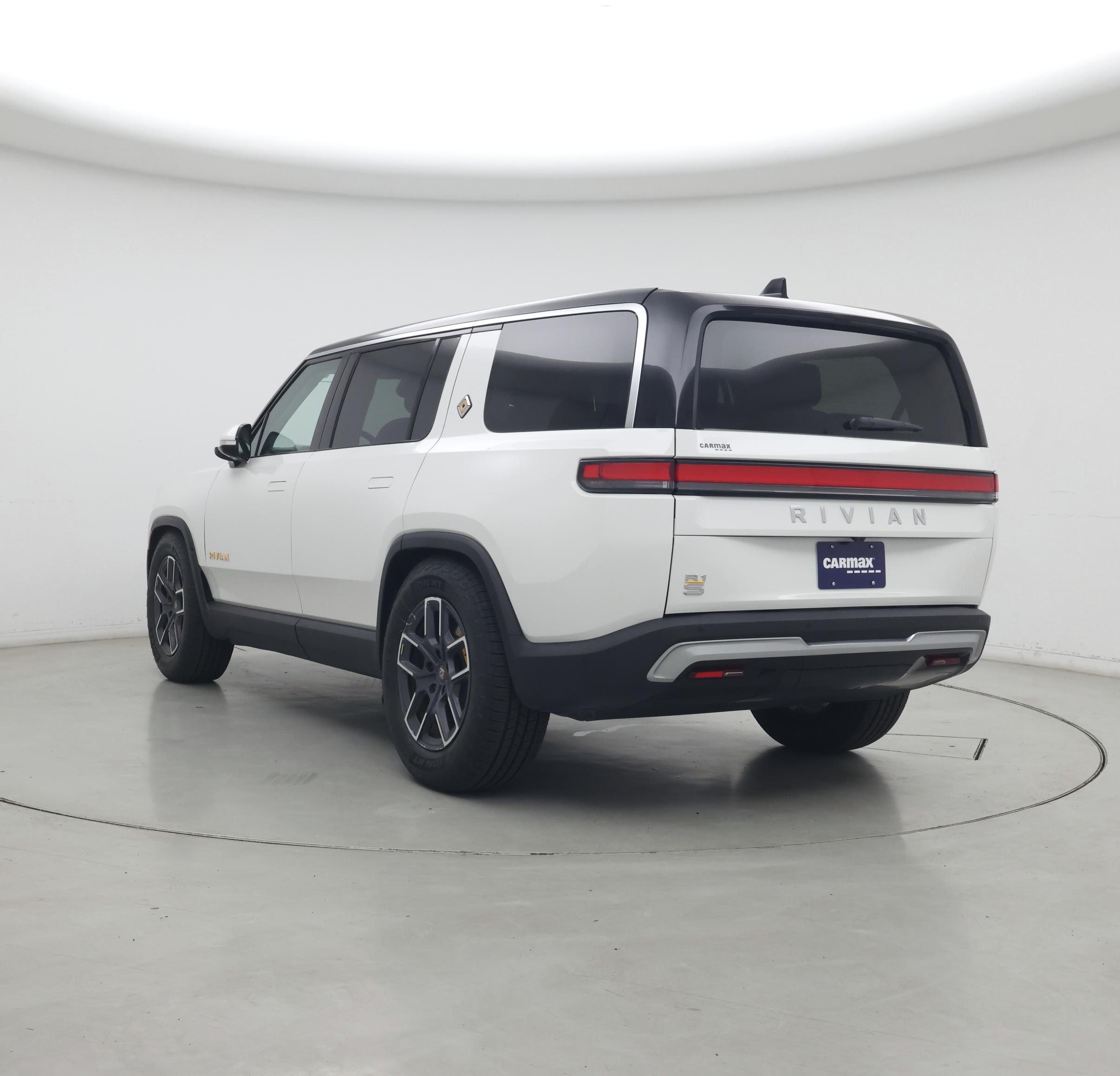 Thumbnail: 2024 Rivian R1S - 2
